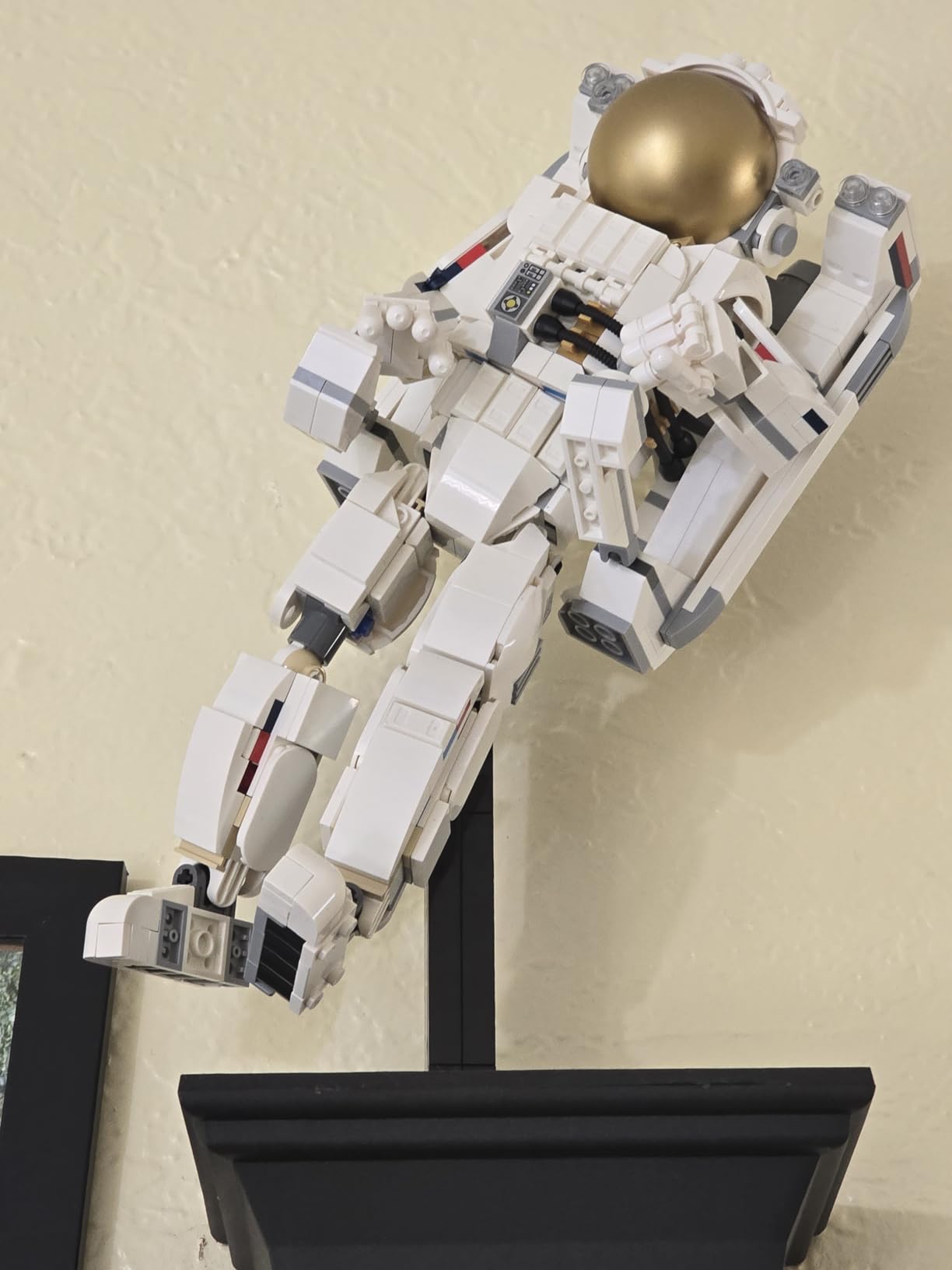 LEGO Creator 3 in 1 Space Astronaut Toy, Building Set Transforms from Astronaut Figure to Dog to Viper Jet, Space-Themed Gift Idea for Boys and Girls Ages 9 Years Old and Up, 31152 customer photo 2