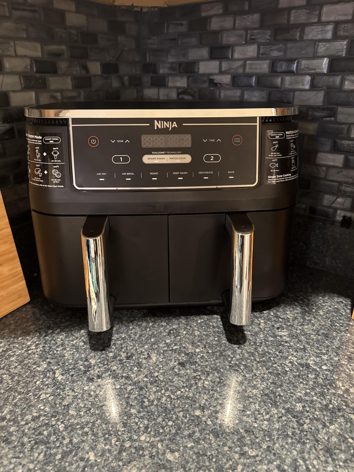 Ninja Foodi Air Fryer DZ302, 6-in-1 with 10-QT DualZone Baskets, Smart Finish to Cook 2 Foods at Once, Air Fry, Broil, Roast, Dehydrate, Keep Warm & Bake, 450F, Black customer photo 2
