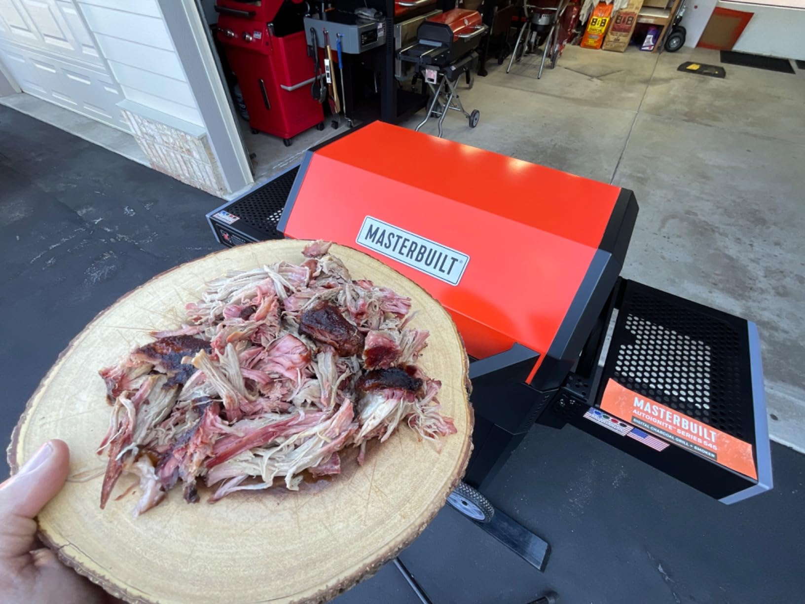 Masterbuilt AutoIgnite 545 Digital Charcoal Grill and Smoker Combo for Easy Grilling, Digital Control, App, Sear Plate, Mini Hopper and 545 BBQ Cooking Square Inches customer photo 1