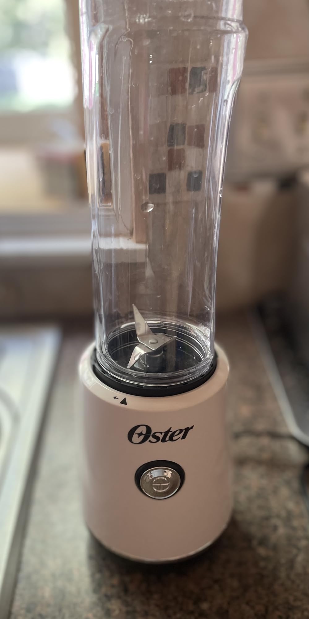 Oster MyBlend Plus Personal Blender 20-Oz BPA-Free Portable 500-Watt with a One-Touch Function Stainless Steel Blade and 3-Year Satisfaction Guarantee customer photo 1