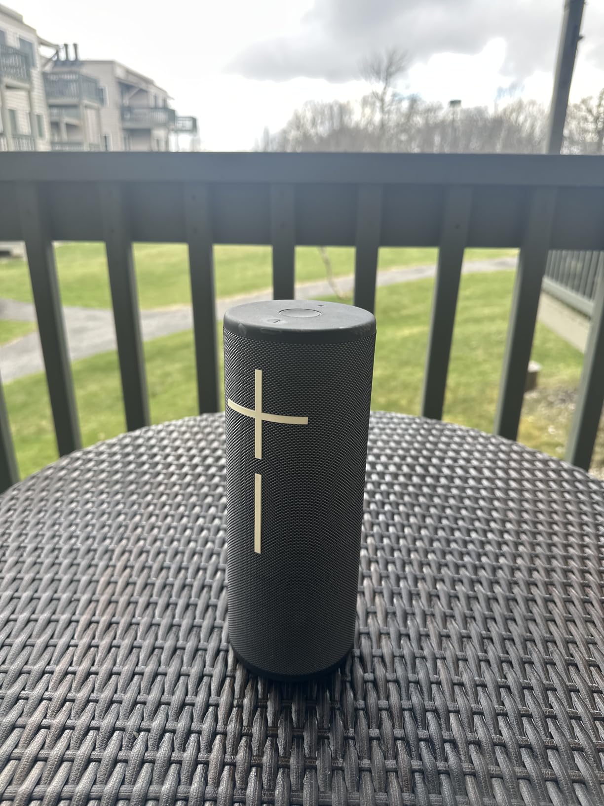 MEGABOOM 4 Portable Waterproof Bluetooth Speaker with Immersive 360-Degree Sound and Balanced Bass, Floating Speaker with 20-Hour Battery and 147ft (45m) Range - Lilac customer photo 2