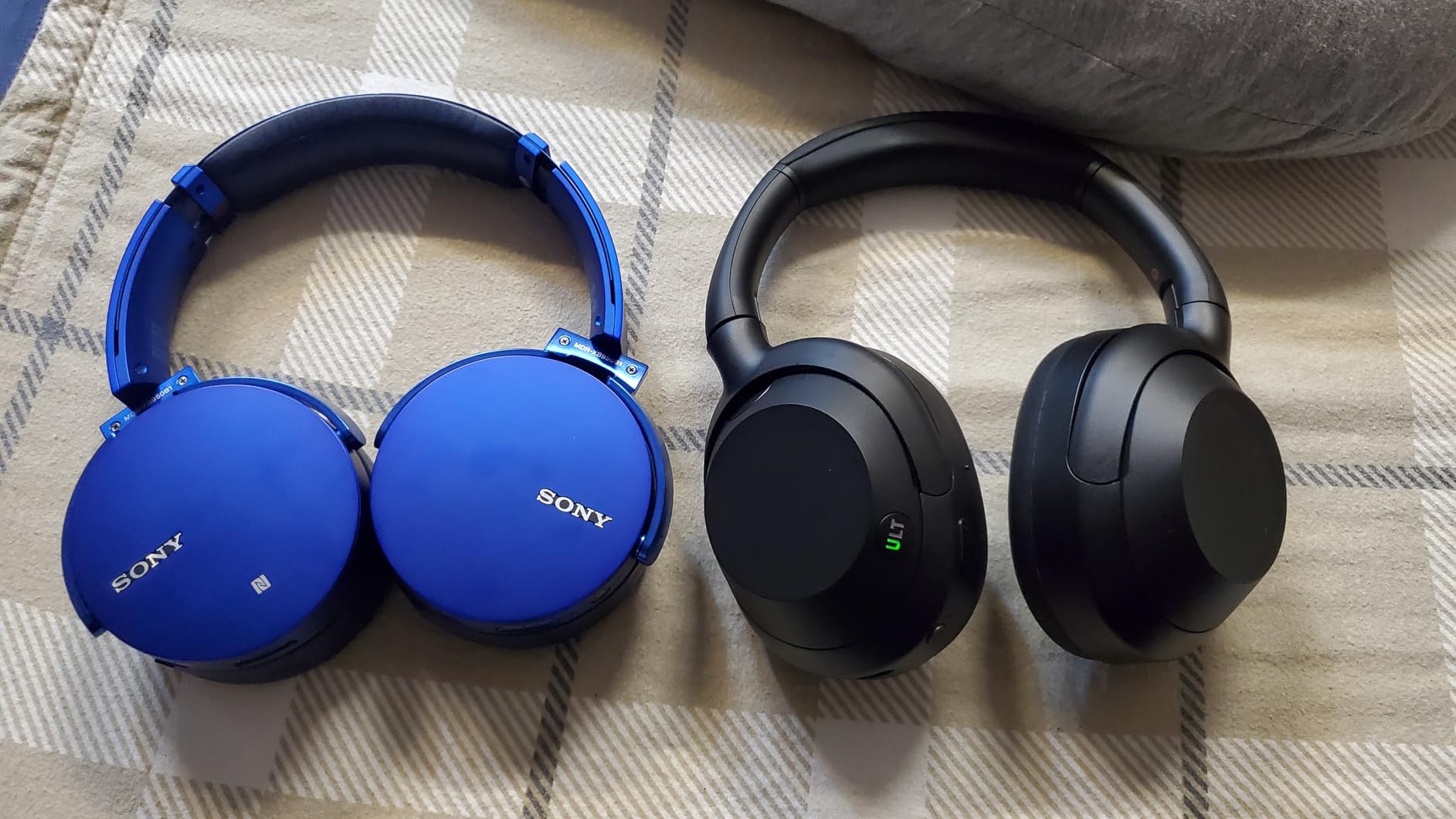Sony ULT WEAR Over-Ear Noise Canceling Wireless Headphones, Black | Massive Bass, Comfortable Design, 30-Hour Battery, Signature Noise Canceling, Alexa Built-in, Bluetooth customer photo 1