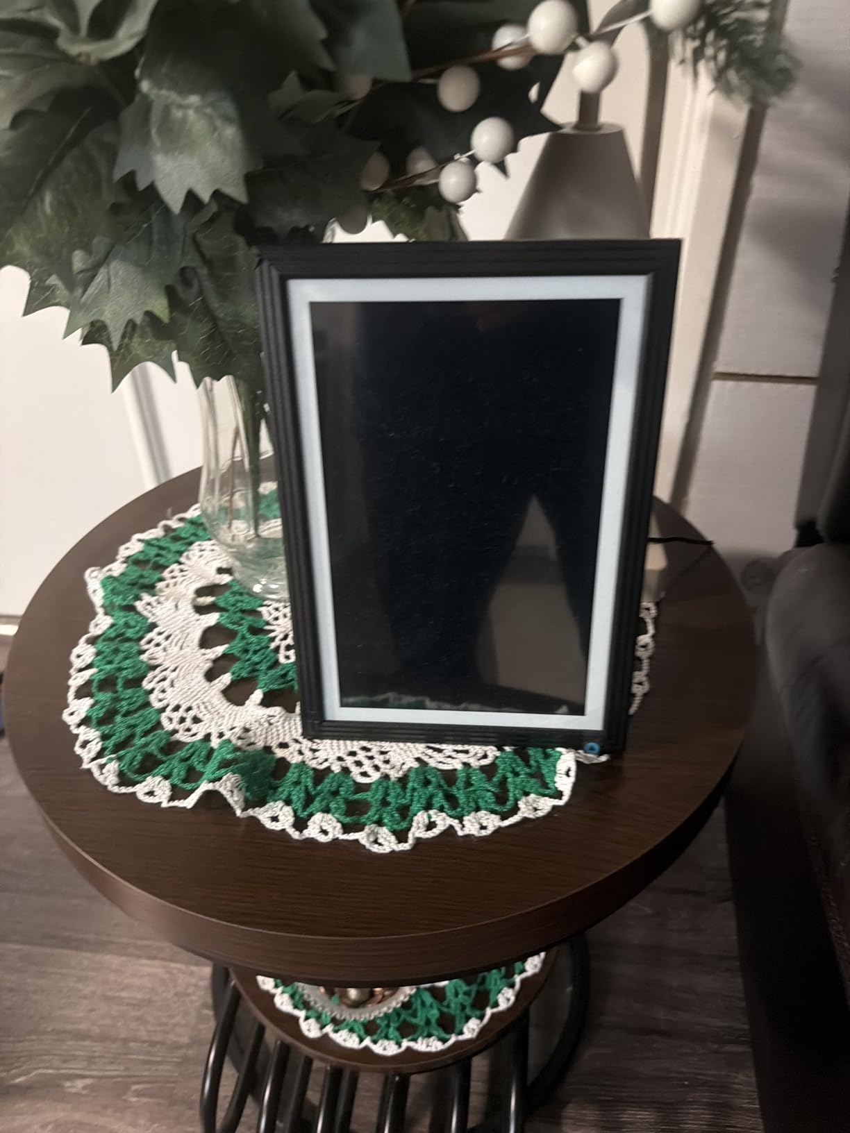 Frameo Digital Picture Frame, 10.1'' Frameo Digital Frame Wifi, 32GB, 1280*800 HD Touch Screen Digital Photo Frame, Wall Mountable, Auto-Rotate, Share Instantly, Wedding, Birthday Gifts for Women, Mom customer photo 2