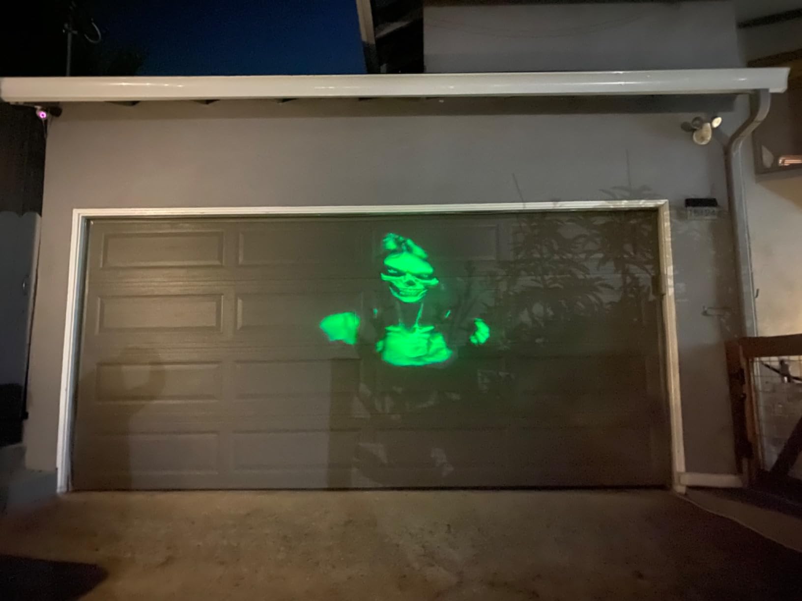 Halloween Decorations Outdoor, 2026 Upgraded 3D Dynamic Skull Ghost Projector Lights, Clearer Skull HD Patterns, Night Light for Home Window Wall Halloween Decor customer photo 2