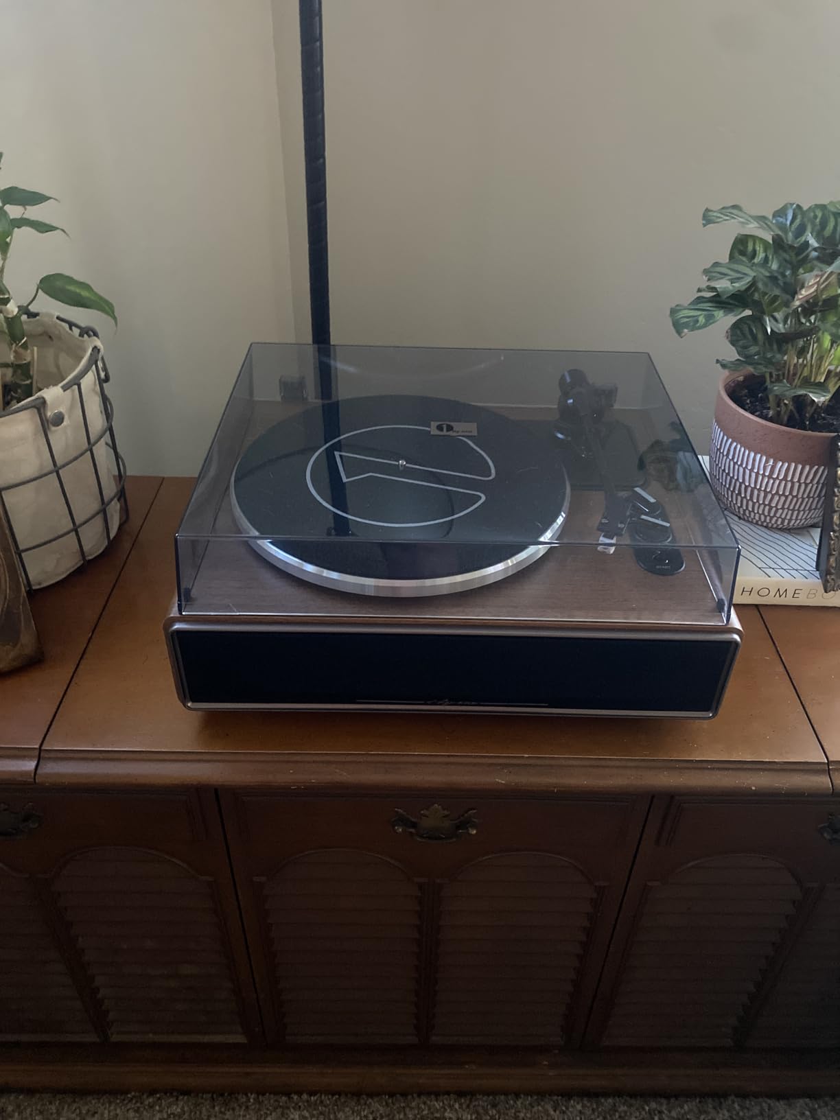 1 BY ONE High Fidelity All-in-One Record Player, Vinyl Turntable with Built-in Speakers, Magnetic AT-3600L Cartridge, RCA Line Out, Belt-Drive Stereo Turntable customer photo 2