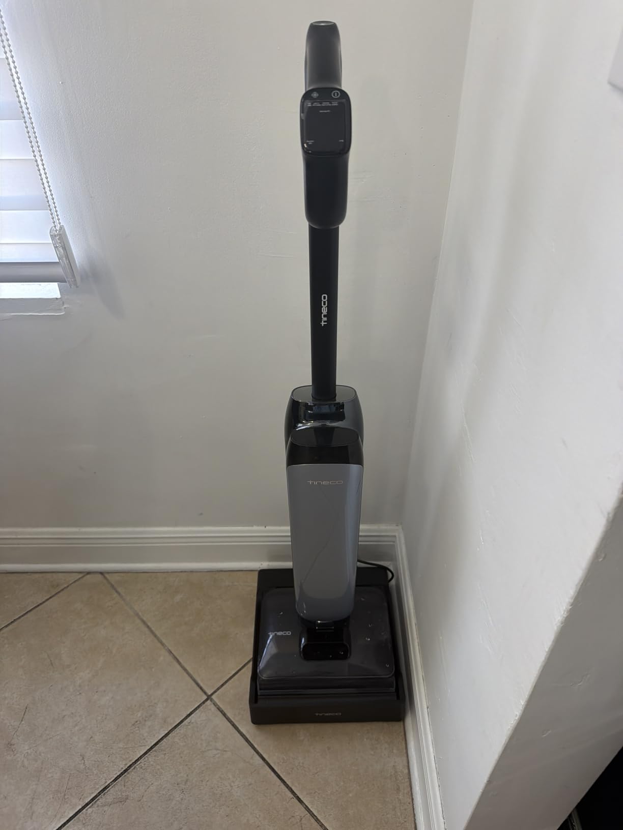 Tineco Floor ONE S9 Artist Pro Wet Dry Vacuum Cleaner, 22kPa Suction, 360 SmoothDrive, Anti-Tangle Design, 185F Flashdry, 75 Min Runtime, Dual-Edge Cleaning, 180 Lay-Flat customer photo 1