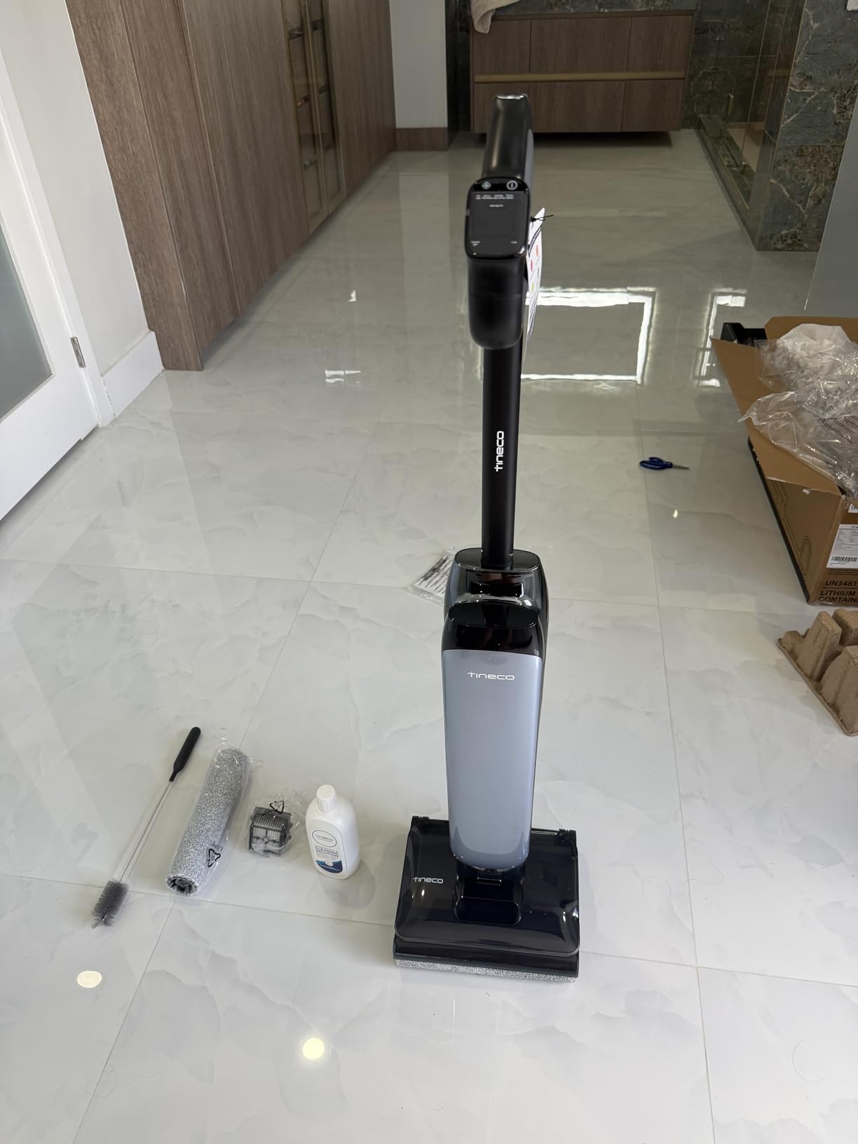 Tineco Floor ONE S9 Artist Pro Wet Dry Vacuum Cleaner, 22kPa Suction, 360 SmoothDrive, Anti-Tangle Design, 185F Flashdry, 75 Min Runtime, Dual-Edge Cleaning, 180 Lay-Flat customer photo 2