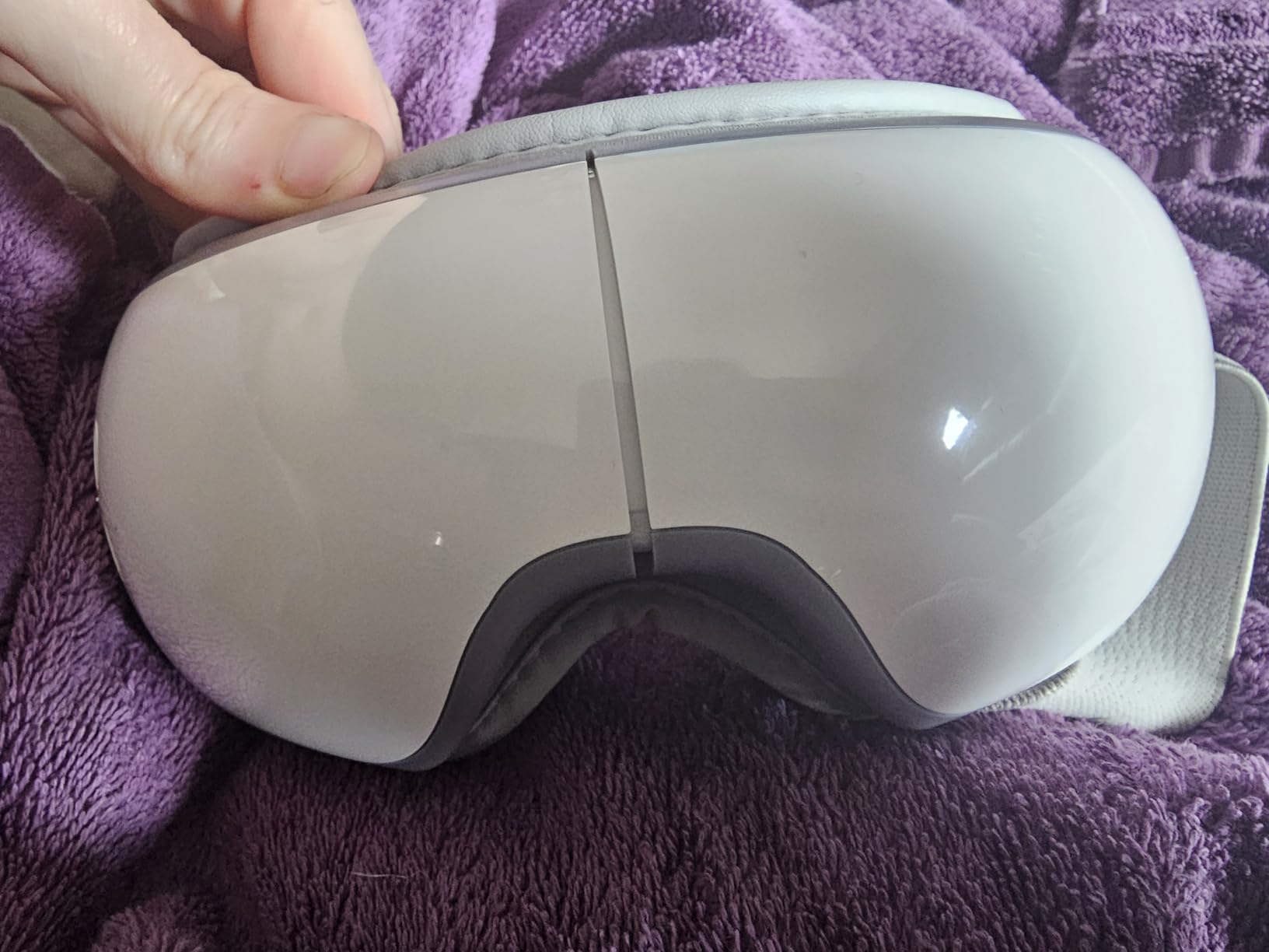RENPHO Eyeris 1 Eye Massager with Heat, Perfect Relaxation & Birthday Gifts for Women, Wife, Mom, Massaging Eye Mask for Eye Care, Dry Eyes & Head Tension customer photo 2