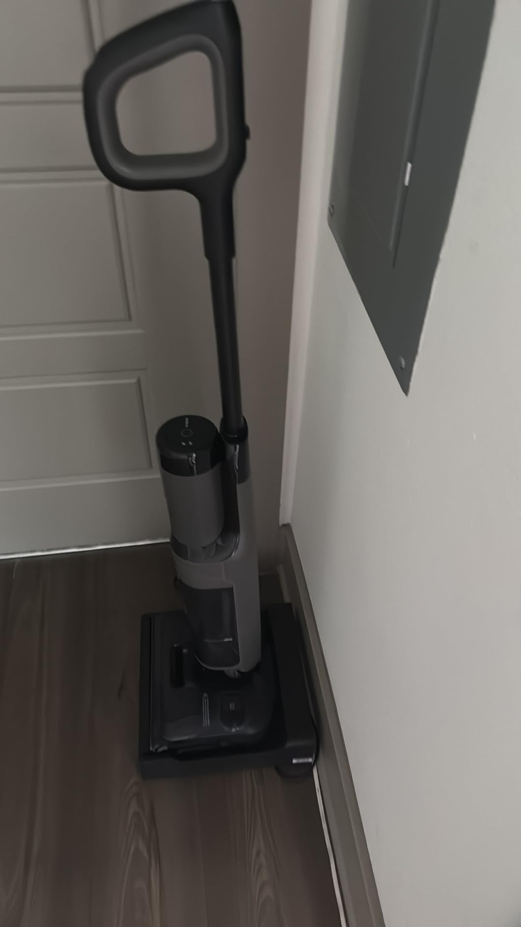 Tineco Floor ONE i6 Stretch Wet Dry Vacuum Cleaner, Vacuum & Mop All in One, 20kpa Powerful Suction, Up to 40 Minutes Runtime, 180 Lay-Flat, Anti-Tangle Design, Full-Path Self-Cleaning & 185F Flashdry customer photo 2