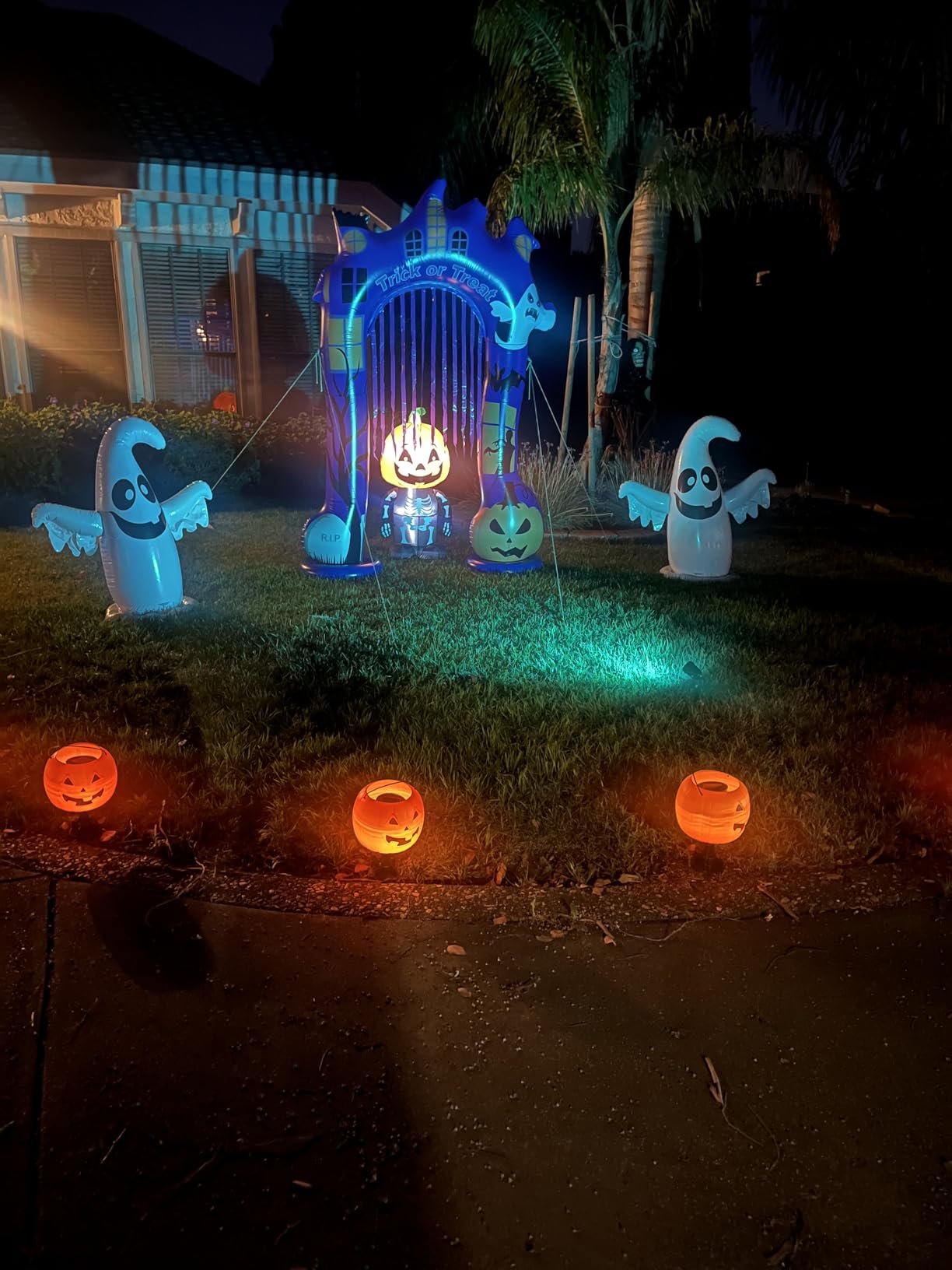 Halloween Inflatable Decoration Pumpkin Head Blow Up 4FT Cute Skull Pumpkin Outdoor Decoration with Smiling Face, LED Inflate Oraments Yard Decor for Lawn, Garden, Halloween Party Display customer photo 1