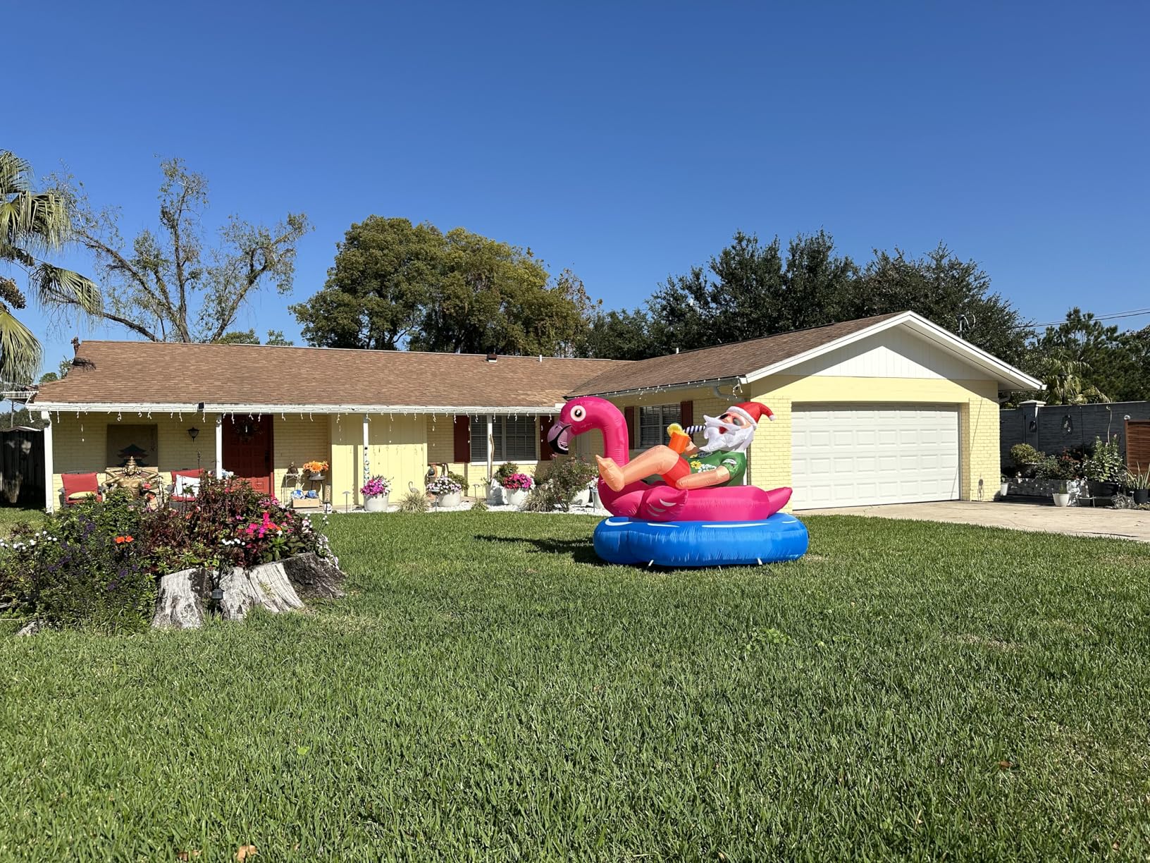 5 FT Christmas Rooftop Inflatable Santa with Telescope & Lighted Gift Boxes for Cars, SUVs, Trucks & Golf Carts, Blow Up Yard Decoration for Lawn, Garden & Indoor Holiday Display customer photo 1