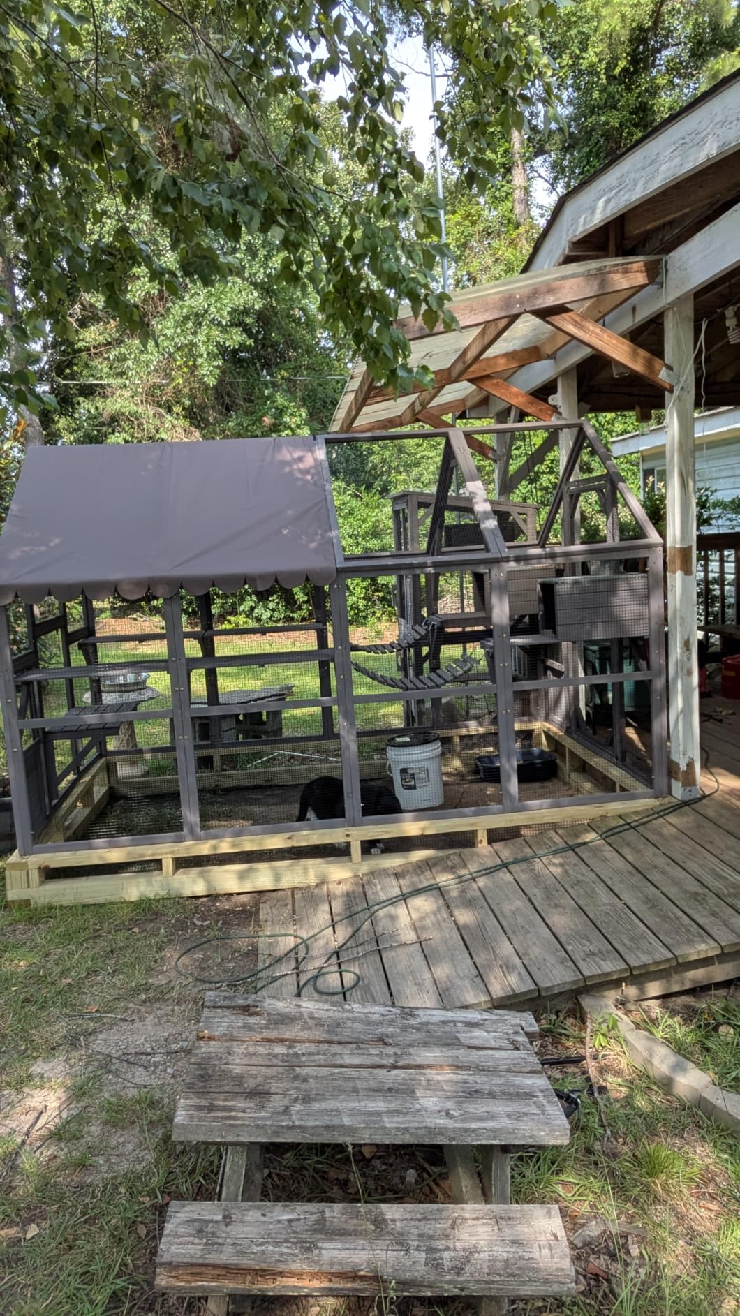 Aivituvin Window Catio Outdoor Cat Enclosure Super Large Walk in Cat House with 6 Platforms and 2 Scratching Posts for Cats,104