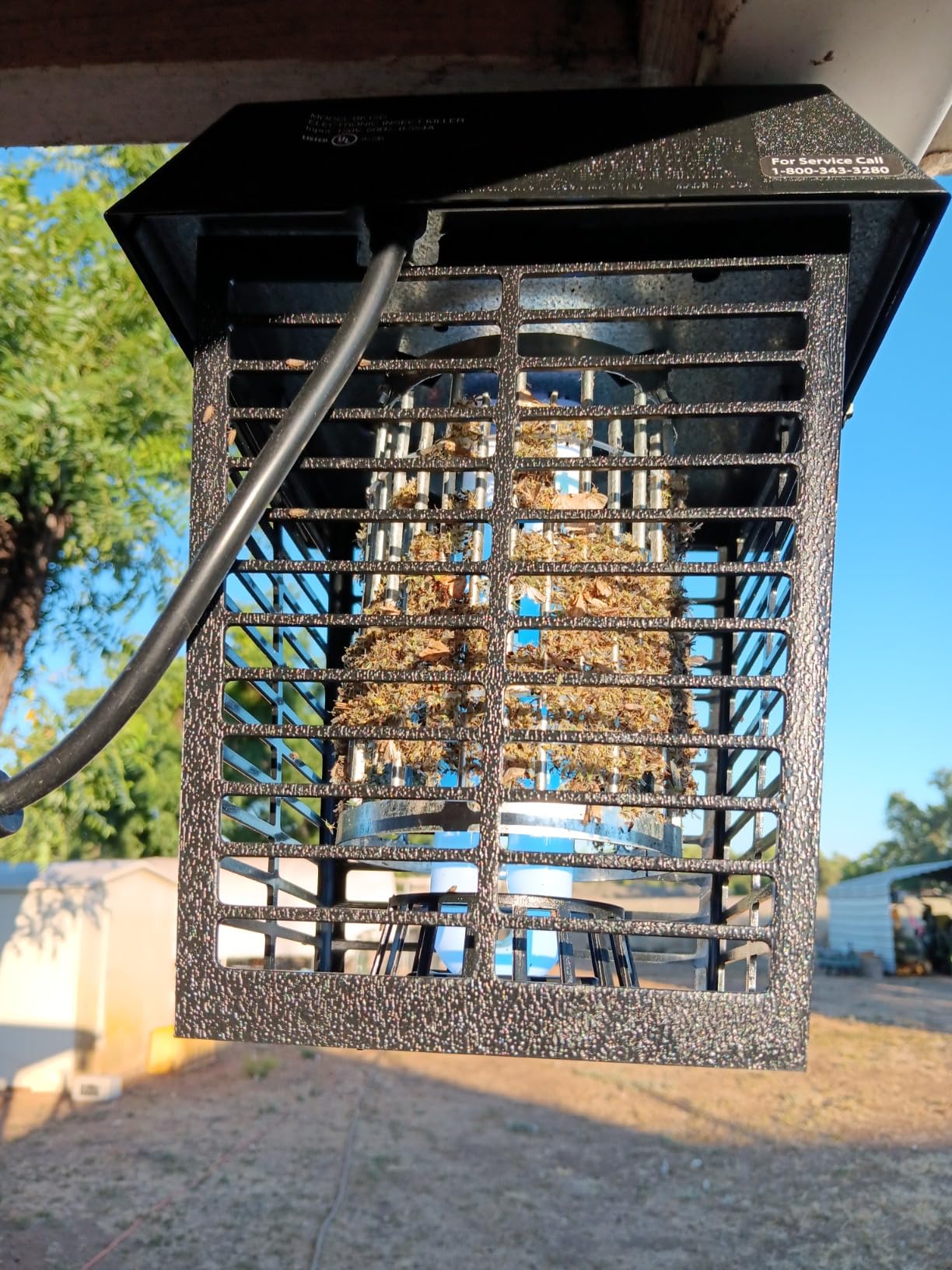 Flowtron Electric Bug Zapper, 1/2 Acre Outdoor, 15W UV, 5600V Zap, Black customer photo 1