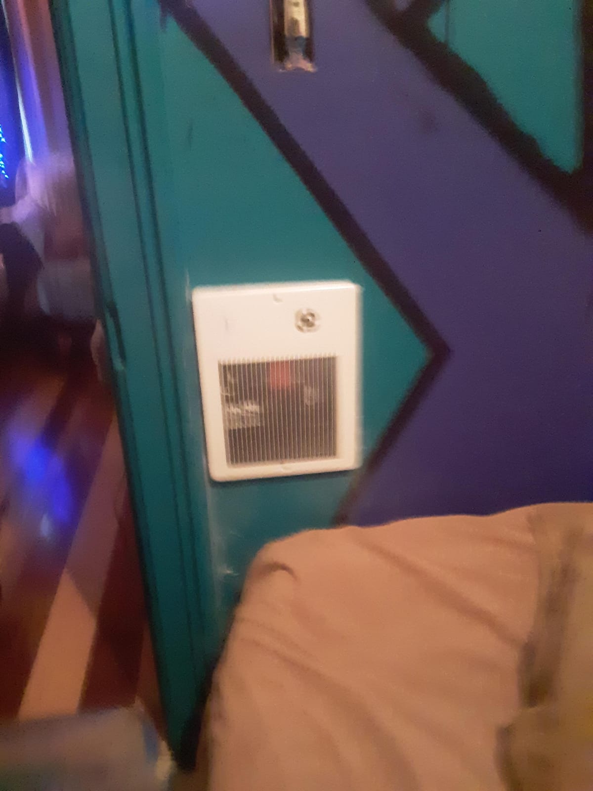 Broan-NuTone Wall Heater, White Grille Heater with Built-In Adjustable Thermostat, 750/1500W, 120/240V AC customer photo 1