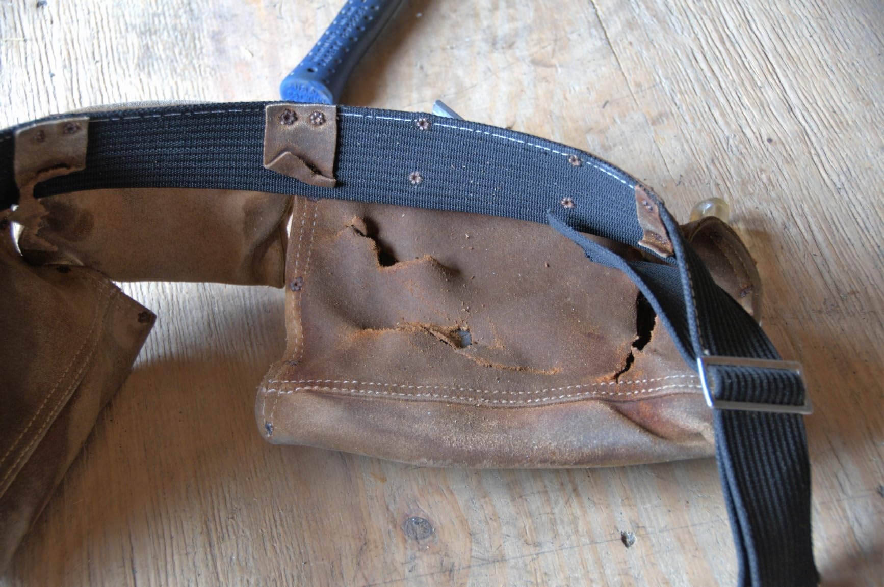 Custom Leathercraft 1427X Heavy Duty Contractor-Grade Suede Leather Work Apron, 2 Steel Hammer Loops, 12 Pockets customer photo 1