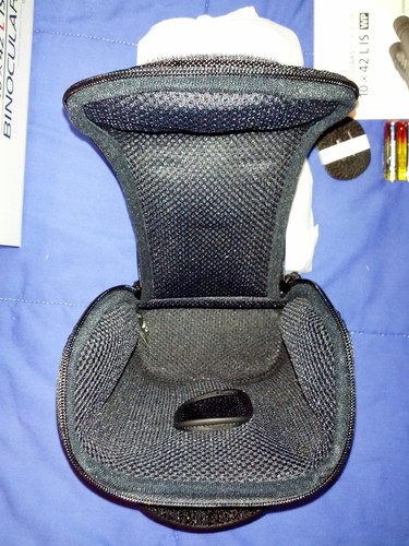 Canon 10x42 L is WP Image Stabilized Binoculars customer photo 1