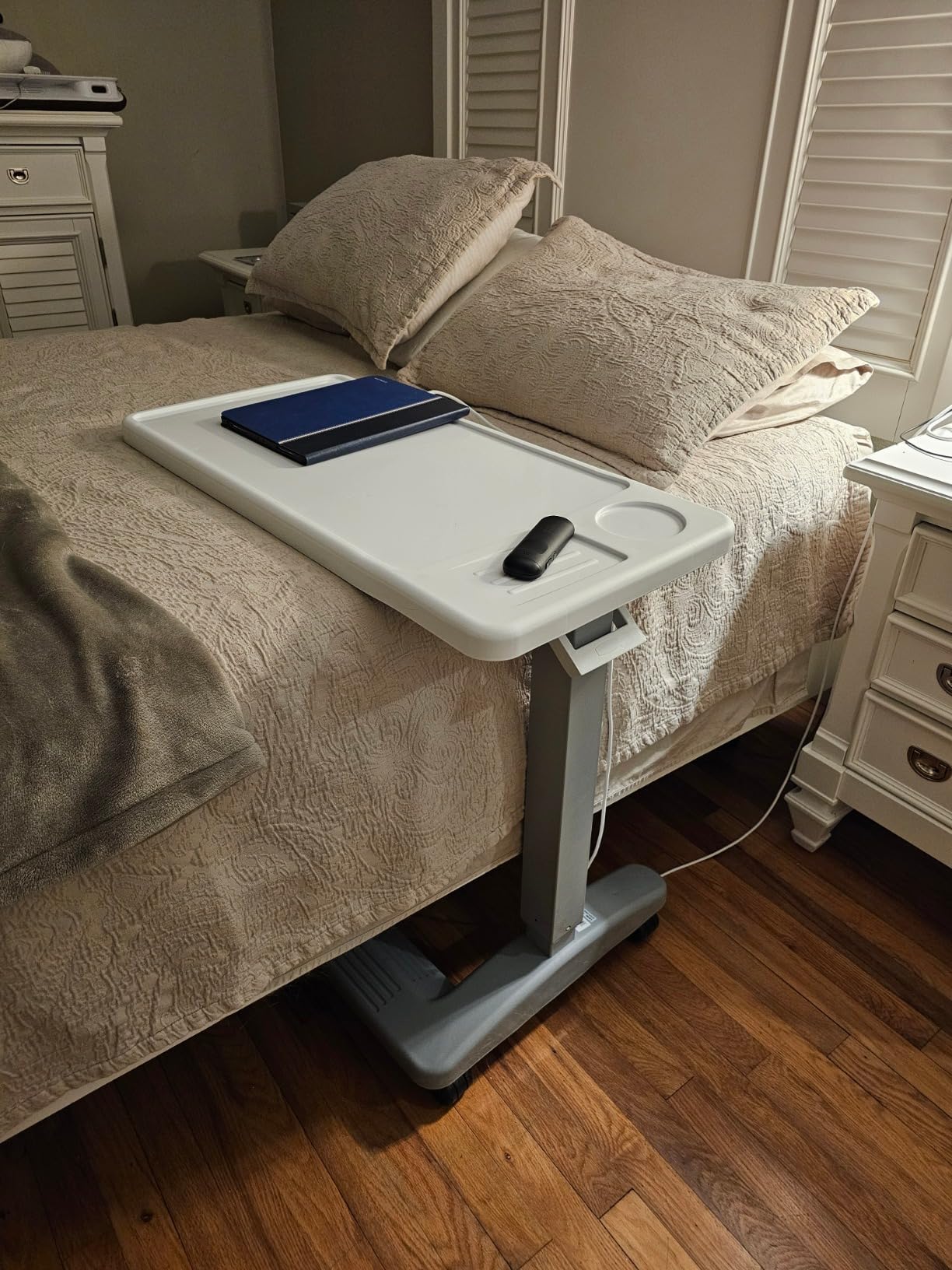 Carex Rolling Overbed Table, Hospital Bed Table, Laptop Tables for Recliner, Bed, Bedside and Sofa, Computer Tables, Hospital Tray, Adjustable with Wheels and Secure Height Adjustment customer photo 1