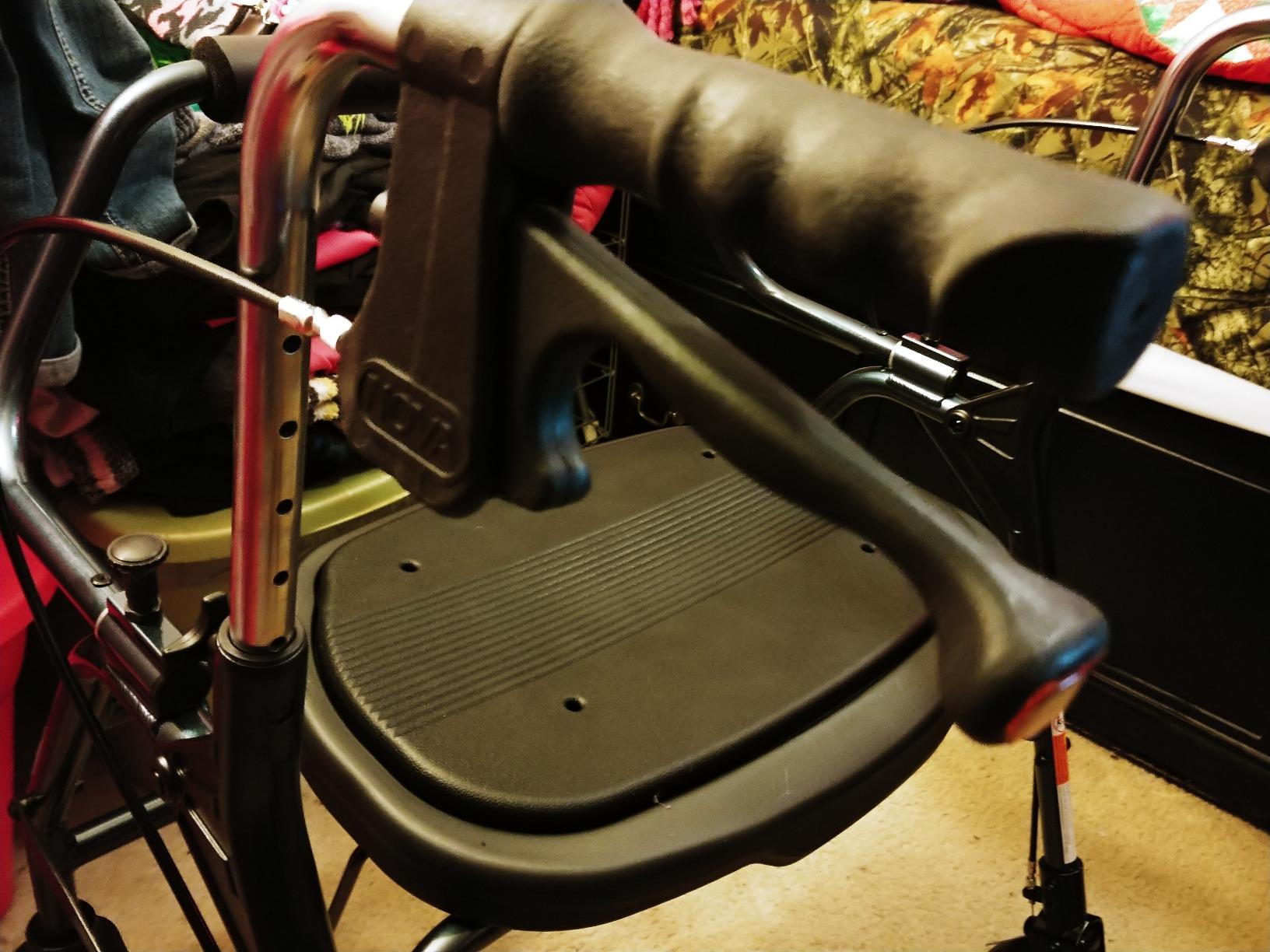NOVA Mighty Mack Heavy Duty Bariatric Rollator Walker, Rolling Walker with 500 lb. Capacity, Locking Hand Brakes, Padded Seat & Front Basket, Adjustable Height 5'5