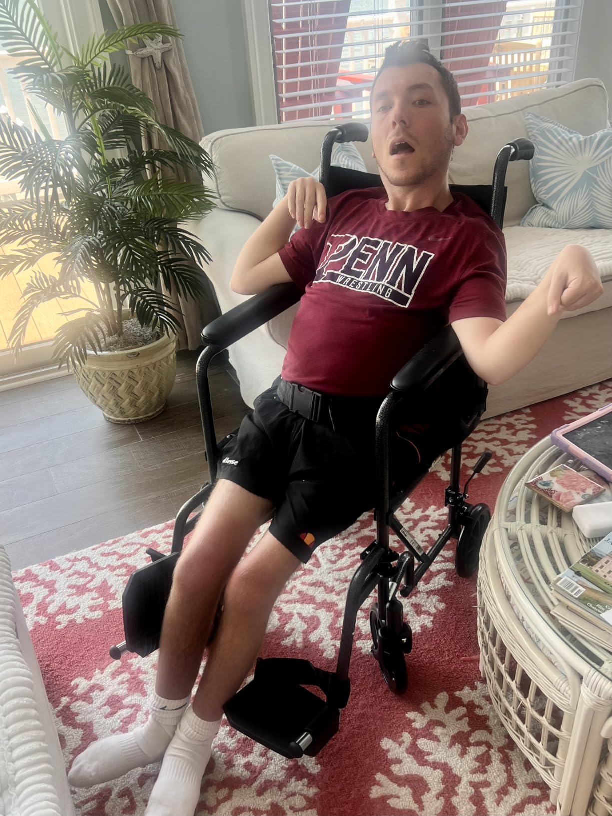 Drive Medical Folding Transport Wheelchair, Swing-Away Footrest, Silver customer photo 1