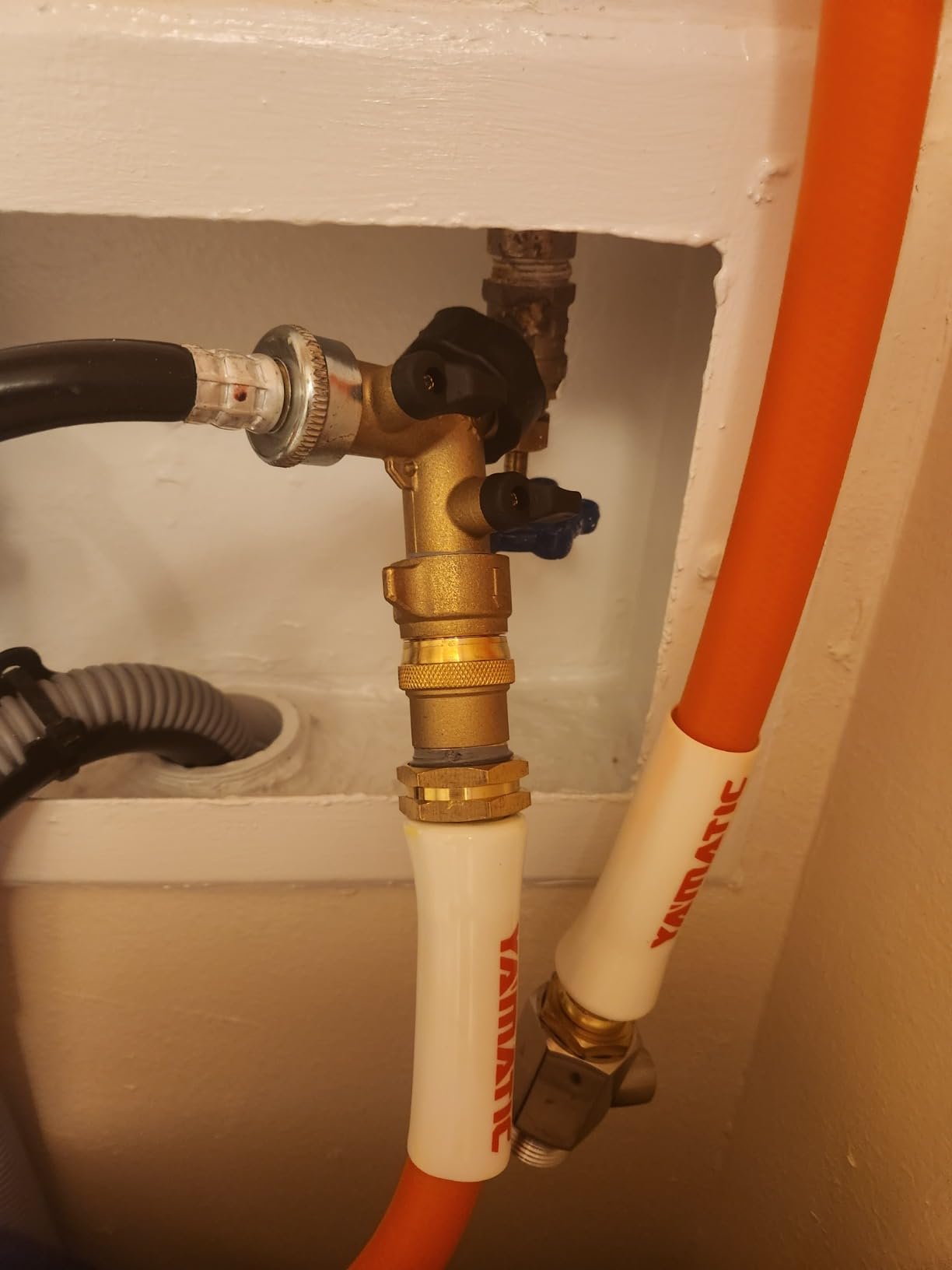 Camco Brass Marine/RV Water Pressure Regulator - Drinking Water Safe | Protects RV Kitchen Small Appliances, Plumbing & Hoses - Reduces RV Water Pressure to Safe & Consistent 40-50 PSI (40055) customer photo 1