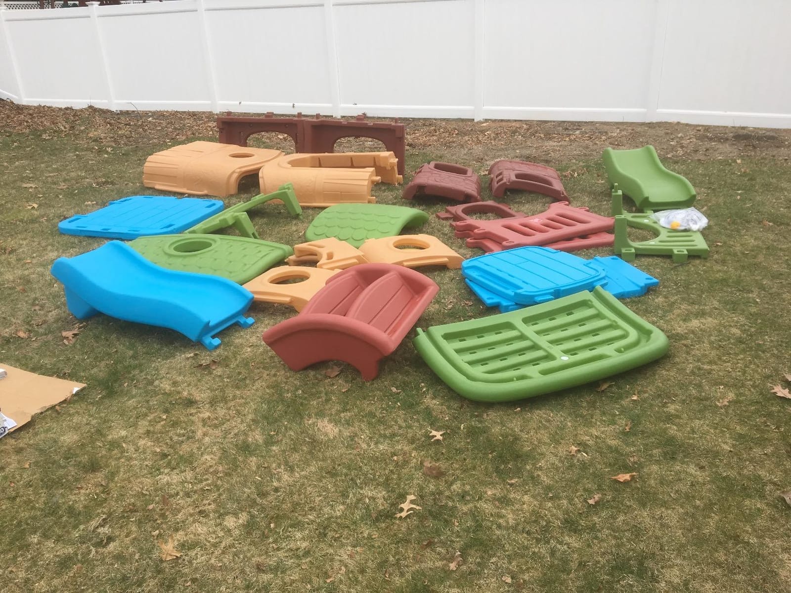 Step2 Clubhouse Climber Playset for Kids, Jungle Gym with Elevated Playhouse, Outdoor Backyard Playground Set, Two Toddler Slides, Ages 2 to 6 Years Old customer photo 1