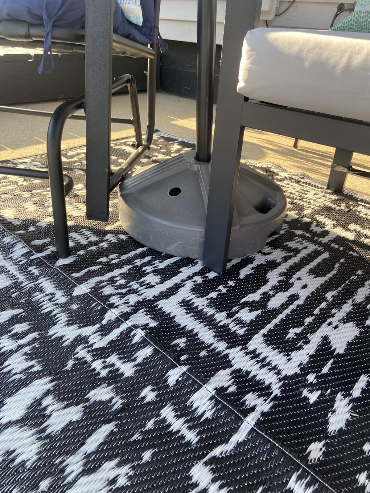 US Weight Durable 50 Pound Fillable Umbrella Base Designed to be Used with a Patio Table customer photo 2