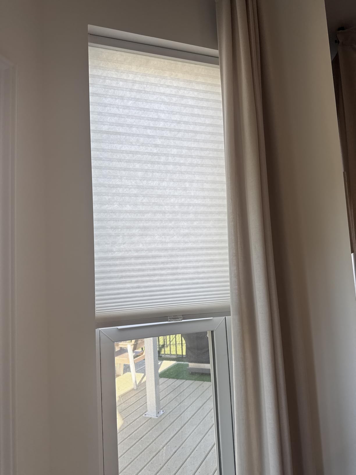 Arlo Blinds Single Cell Light Filtering Cordless Cellular Shades, Color: Pure White, Size: 34