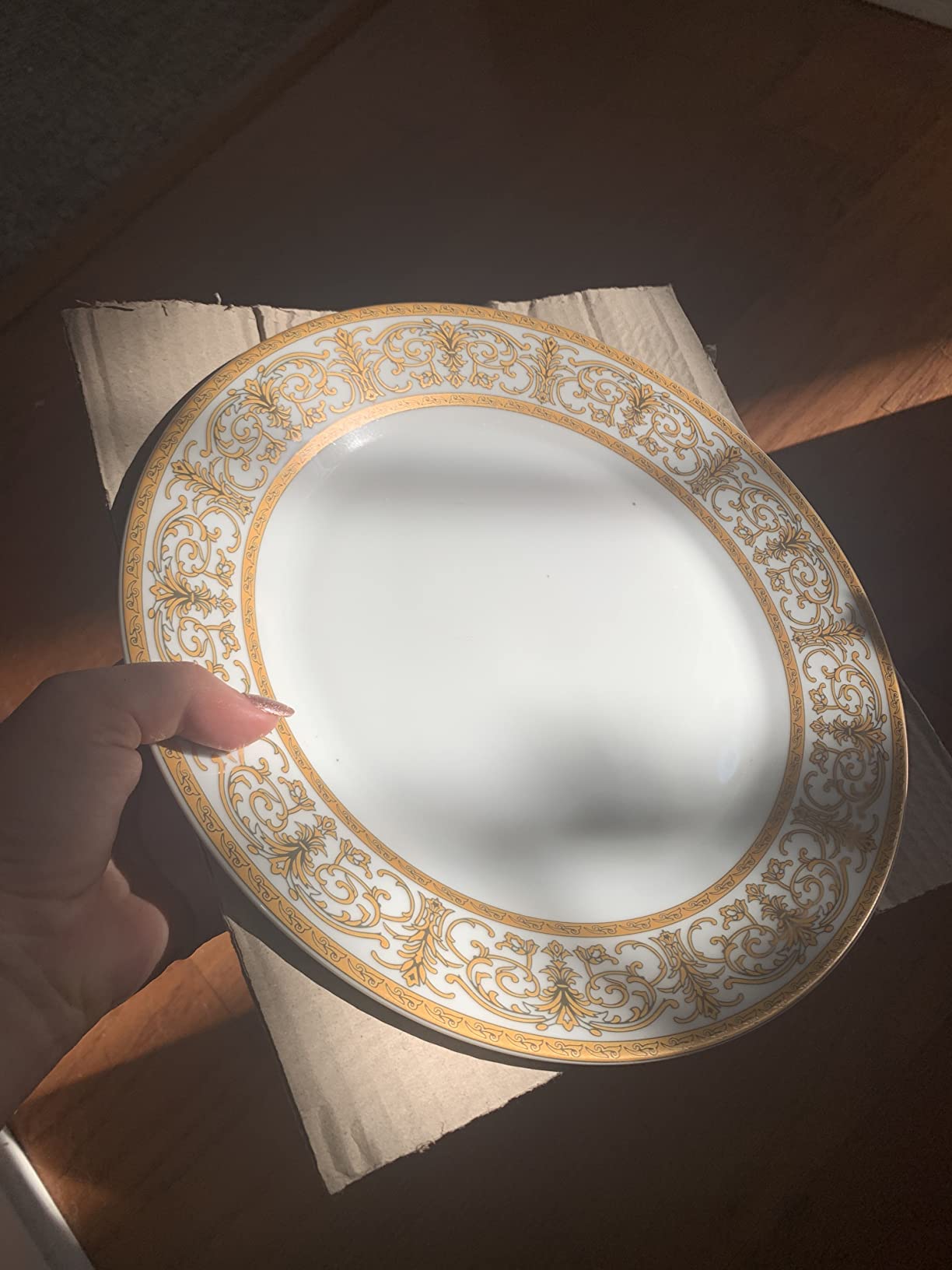 BrylaneHome Medici 40-Pc. Golden Porcelain Dinnerware Set - Gold White customer photo 2