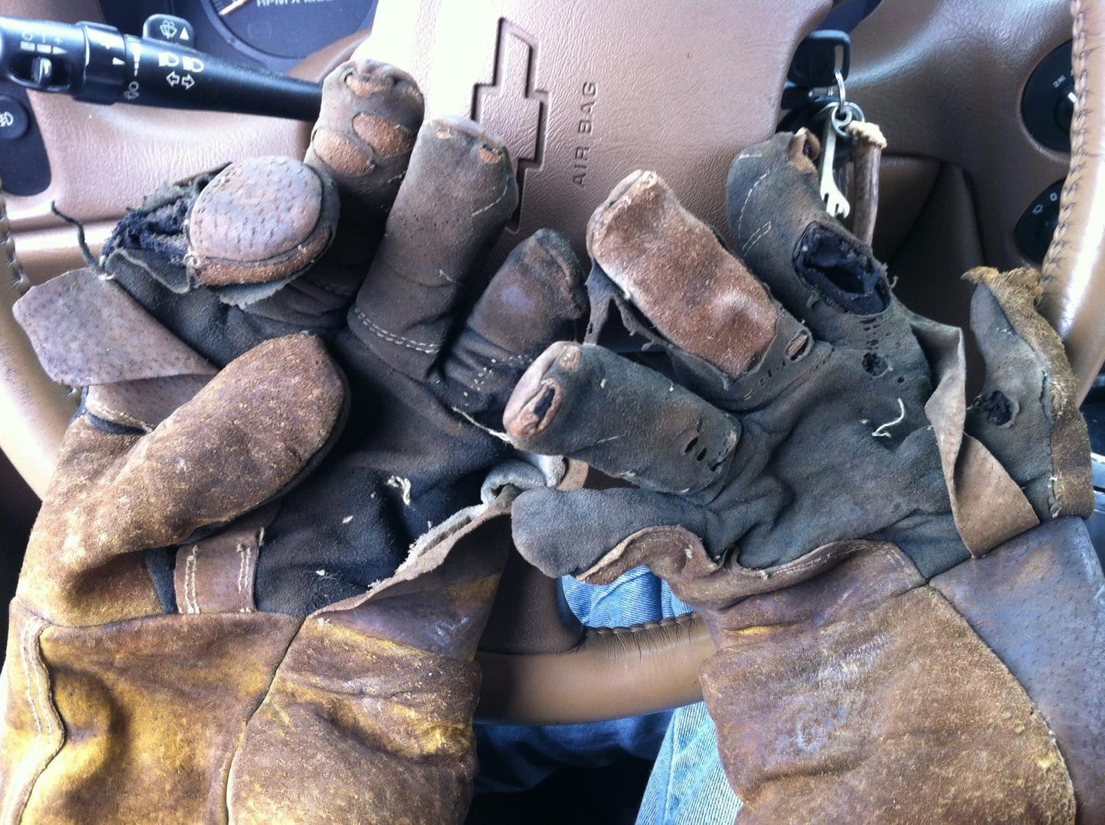 Caiman Premium Split Deerskin MIG/Stick Welding Gloves with Fleece/Foam Insulation, 21-inch length, Split Cowhide Leather Heat Shield Patch, Sock Lined Foam, Kevlar, Black/Gold, X-Large (1878-5) customer photo 1