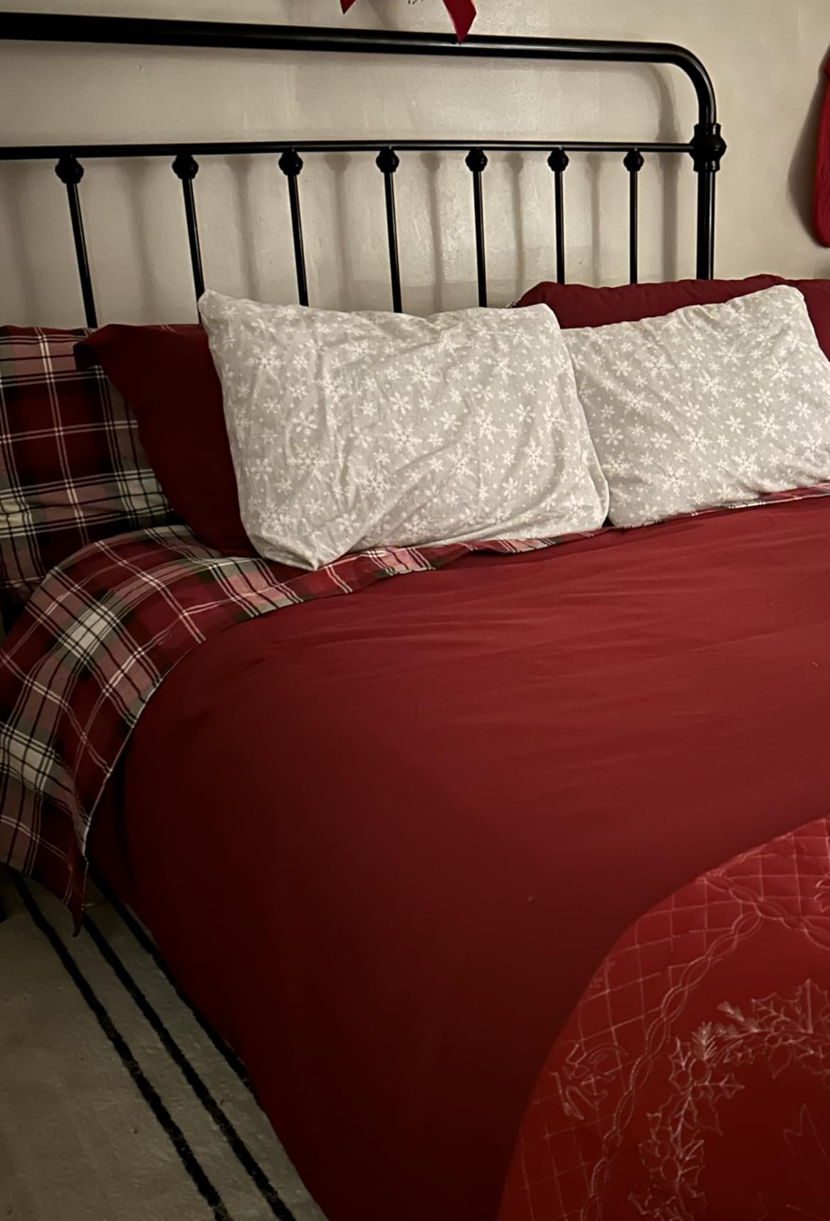 Eddie Bauer - Flannel Sheets Queen Size, Anti-Pilling & Wrinkle Resistant Cotton, Touchably Soft for All-Season Comfort (Montlake Plaid Red) customer photo 2