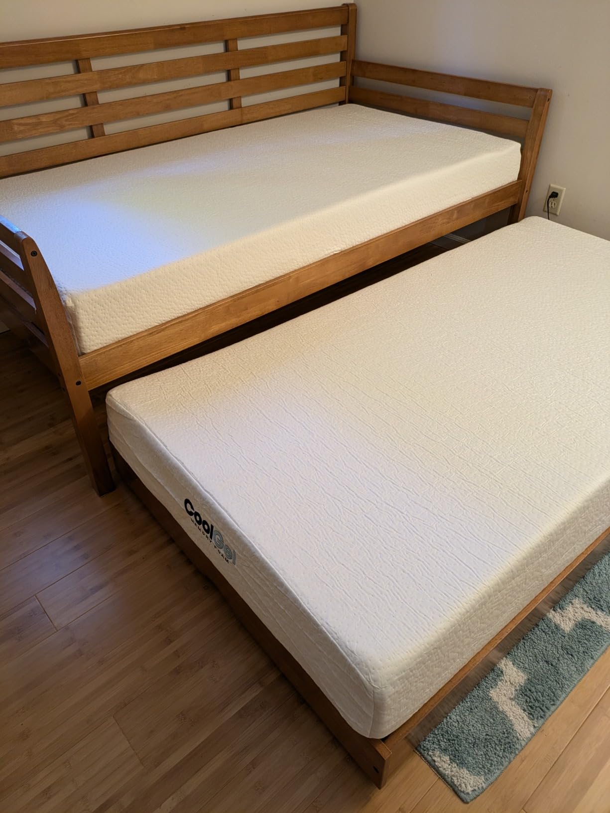 COOL GEL Memory Foam 8-Inch Mattress with Pillow, CertiPUR-US Certified, Mattress in a Box, Short Queen, White customer photo 2
