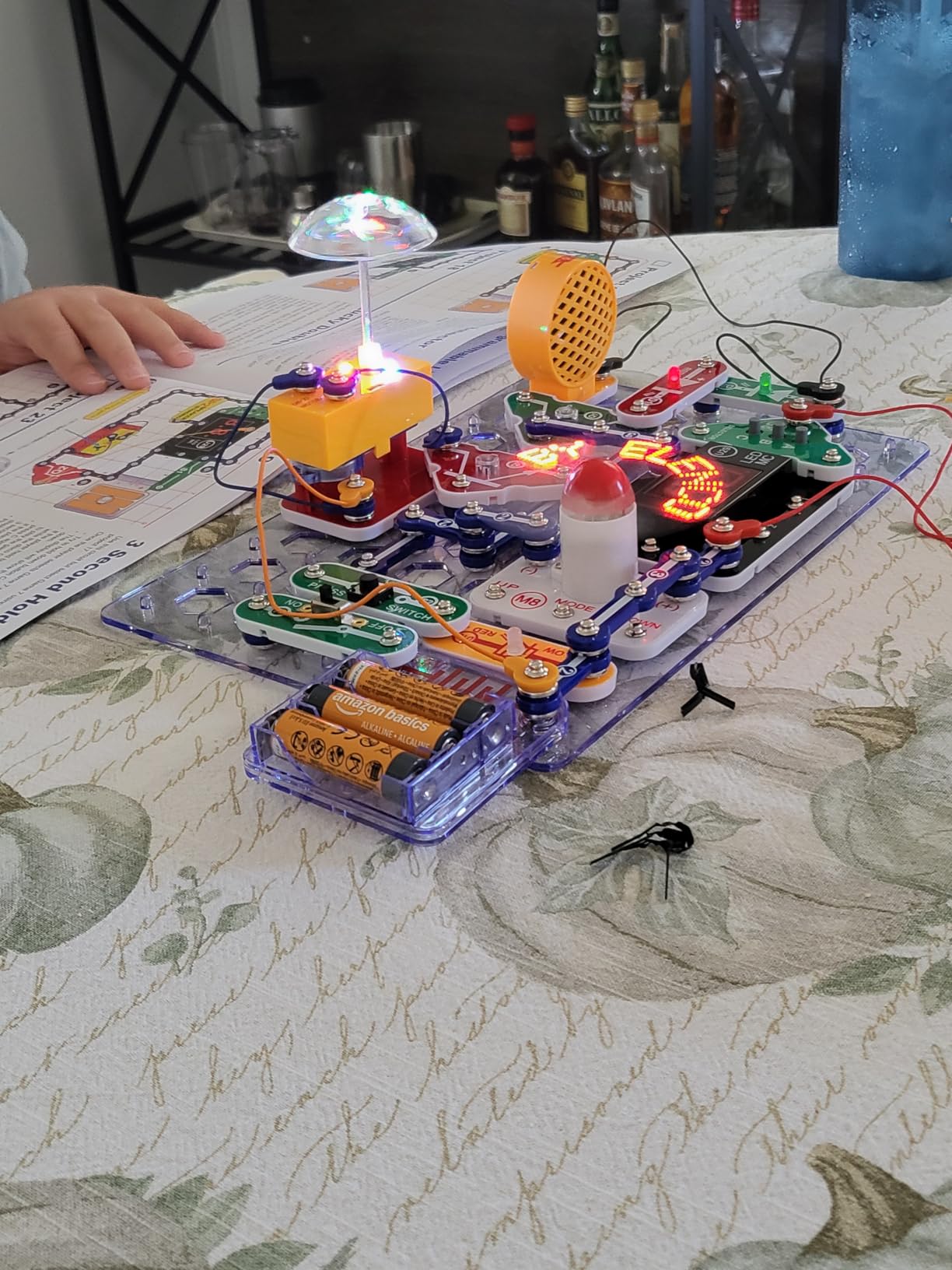 Snap Circuits Arcade Electronics Exploration Kit, STEM Activities for Ages 8+, Full Color Project Manual (SCA-200) customer photo 1