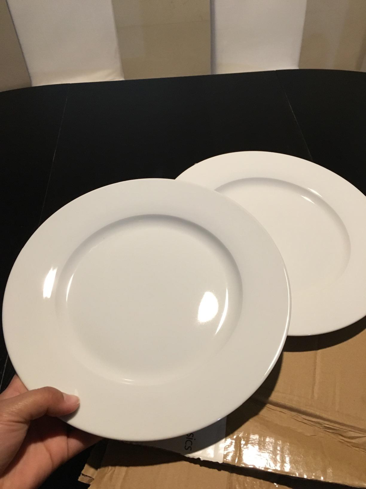 Amazon Basics 6-Piece White Dinner Plate Set, Microwave and Dishwasher Safe for Everyday Use, 10.5 inches customer photo 2