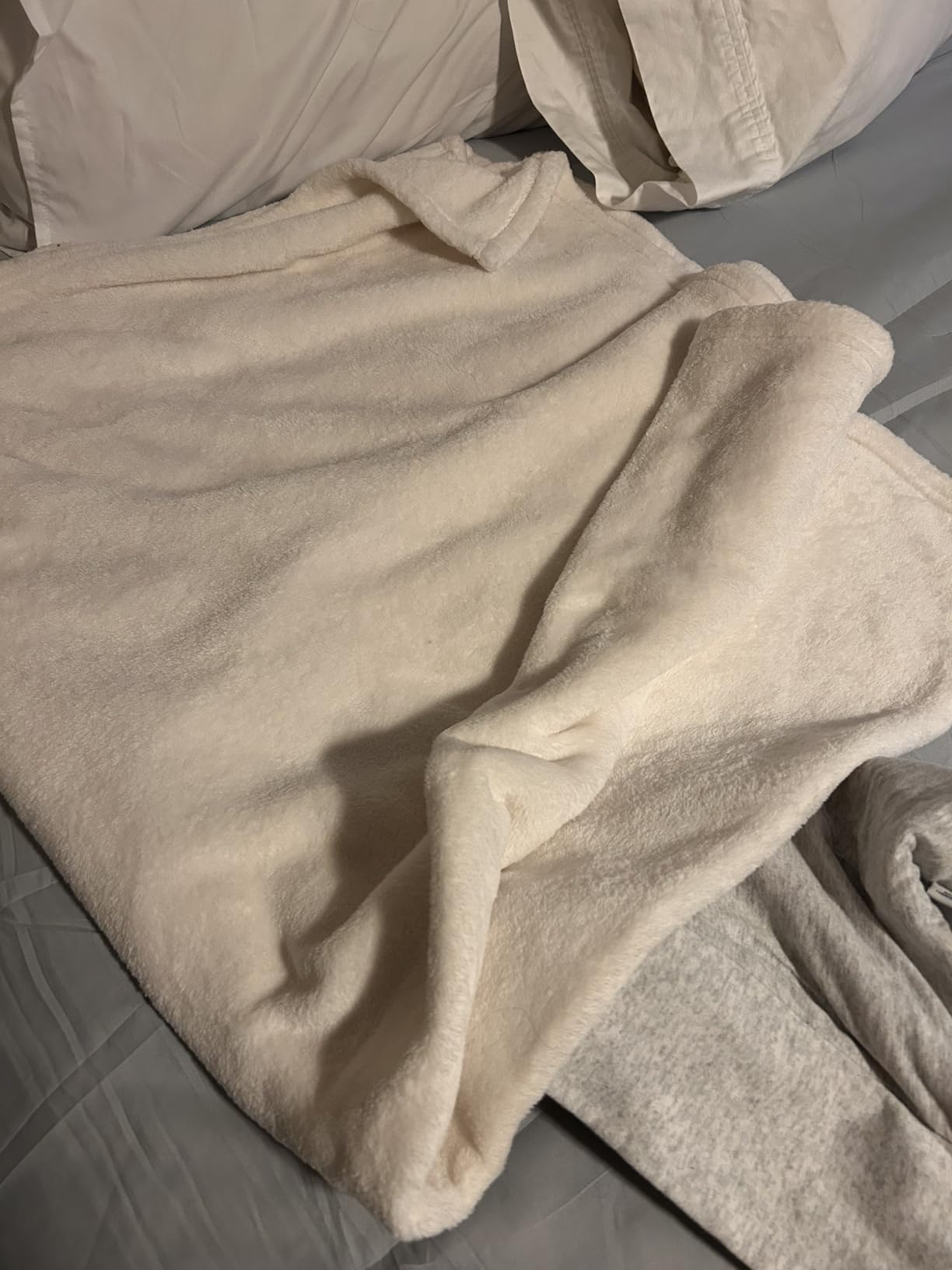 Bedsure Soft Fleece Throw Blanket for Couch Grey - Lightweight Fuzzy Cozy Halloween Decorations Blankets and Throws for Sofa, Couch, Travel, Camping, 50x60 inches customer photo 2