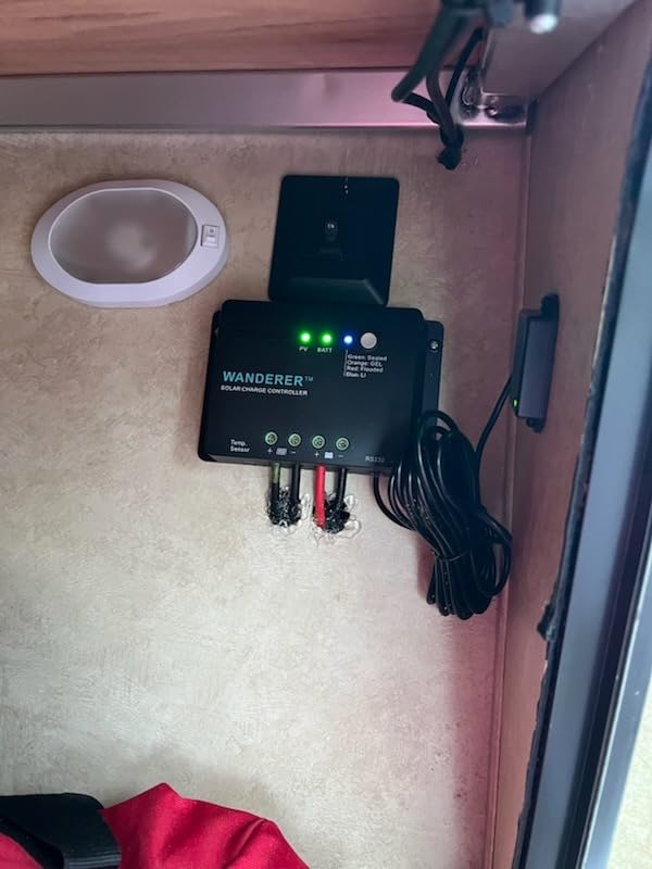 Renogy 200W 12V N-Type RV Solar Panel Kit with Adventurer 30A Controller | Adventurer 30A LCD PWM Charge Controller + Mounting Brackets for RVs, Boats, Trailers, Campers, Marine & Off - Grid Systems customer photo 1