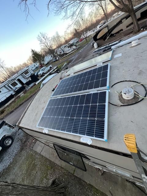 Renogy 200W 12V N-Type RV Solar Panel Kit with Adventurer 30A Controller | Adventurer 30A LCD PWM Charge Controller + Mounting Brackets for RVs, Boats, Trailers, Campers, Marine & Off - Grid Systems customer photo 2