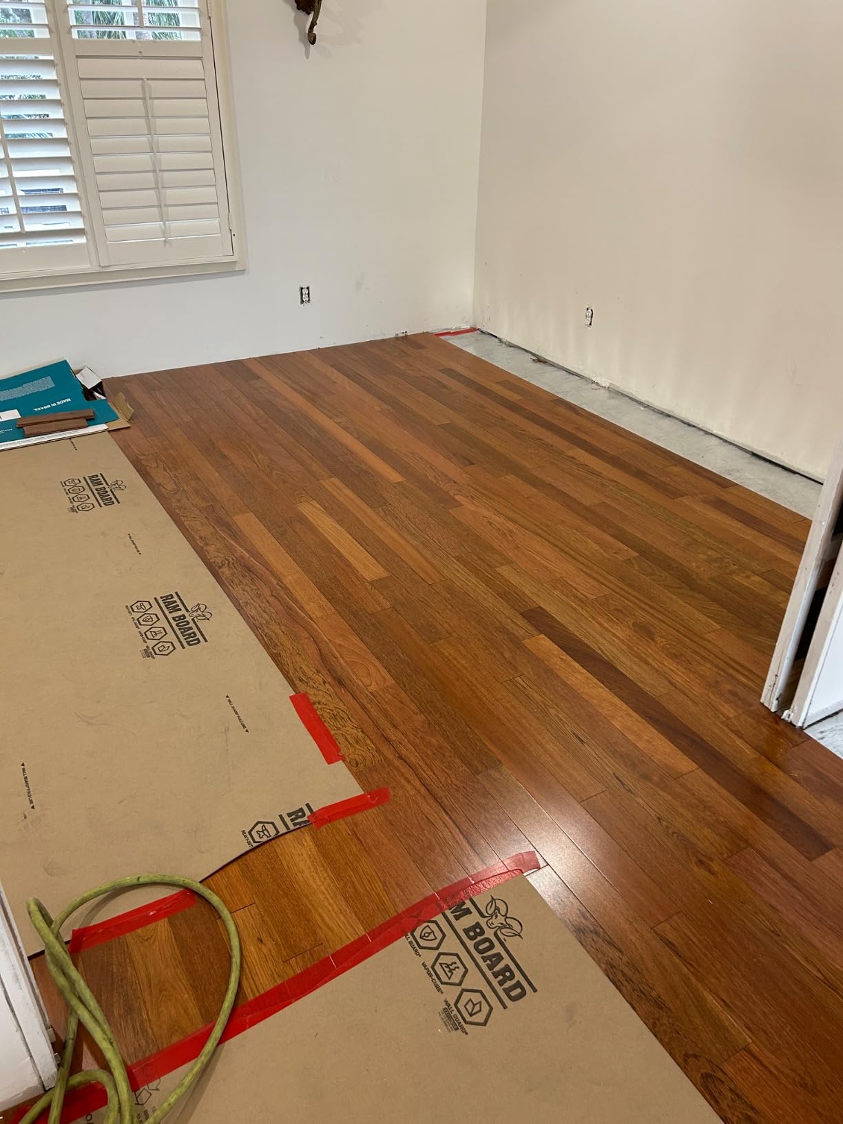 Bostitch Staples Flooring Pneumatic Nailer customer photo 1