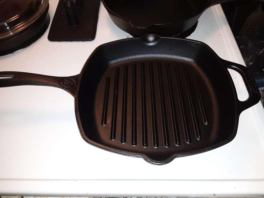 Victoria Cast Iron Grill Pan, Square Grill Pan, Cast Iron Griddle Pan, Seasoned with 100% Kosher-Certified, Non-GMO Flaxseed Oil, Black, 10 Inches customer photo 1