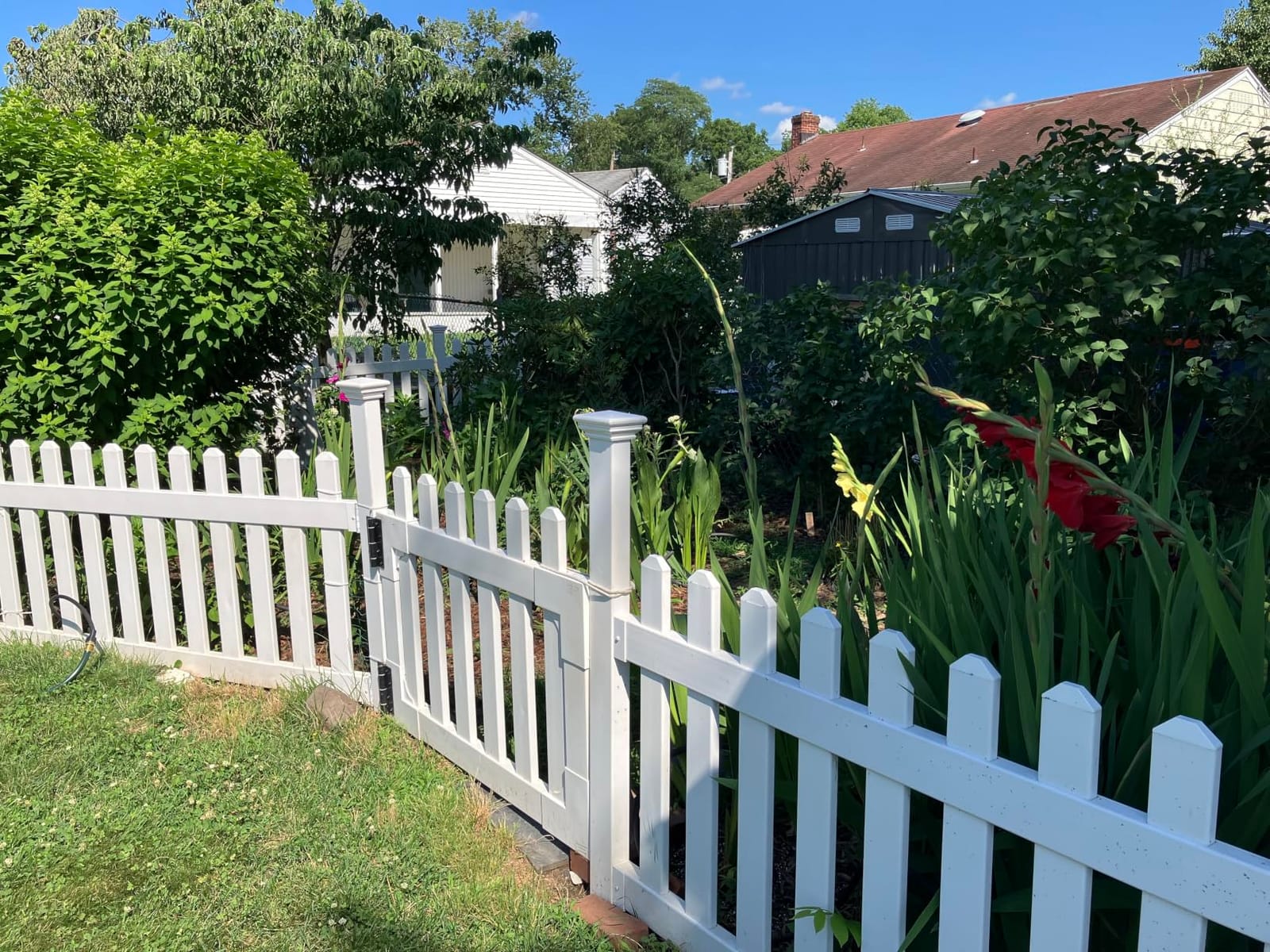 WamBam Newport Picket Fence, White Vinyl DIY No Dig Kit | 3ftH x 6ftW, 1 Panel + 1 Post, ZP19002 customer photo 1