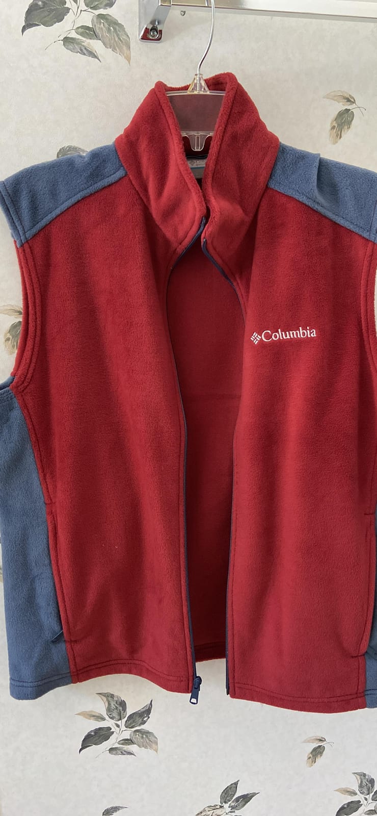 Columbia Men's Steens Mountain Vest customer photo 2