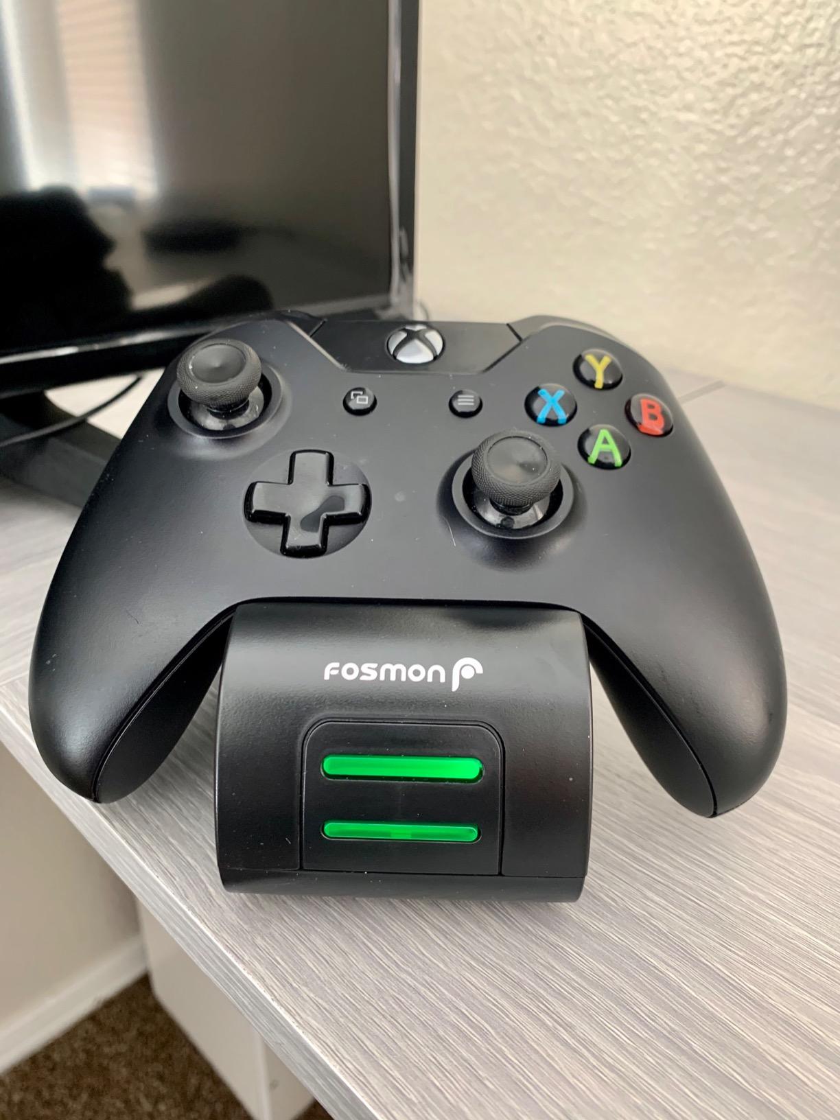 Fosmon Fast Charging Xbox Controller Charger Station Dock customer photo 1