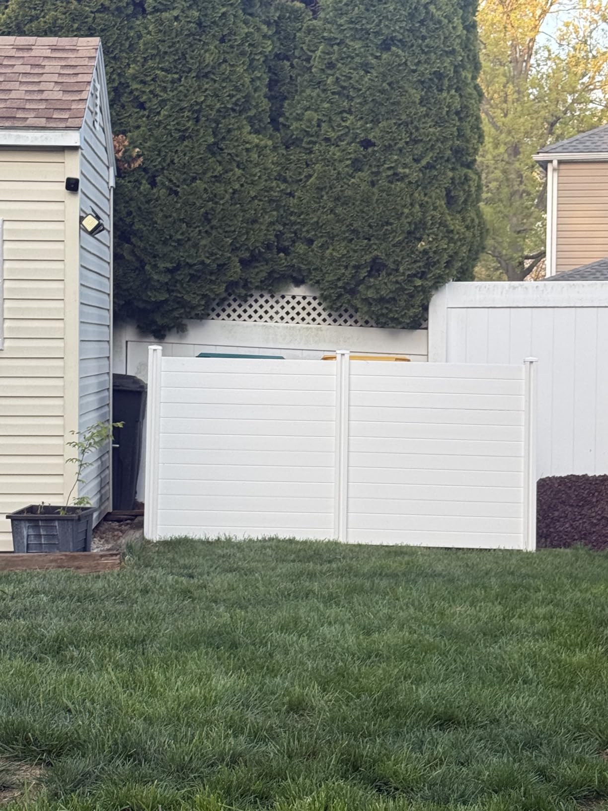 Enclo Premium White Vinyl Privacy Screen, DIY No Dig Kit | 4ftH x 4ftW, 2 Panels, Trash Can Fence, ZP19014 customer photo 2