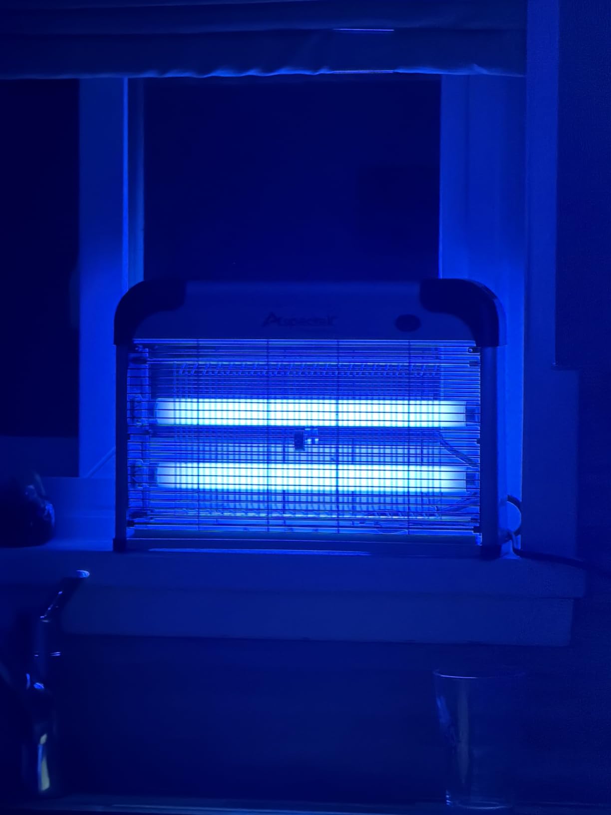 ASPECTEK Electric Bug Zapper, 20W UV Bulbs, Fly, Mosquito, Gnat and Moth Control, Indoor and Covered Outdoor Use for Home, Garage, Patio and Farm, Includes 2 Replacement Bulbs customer photo 2