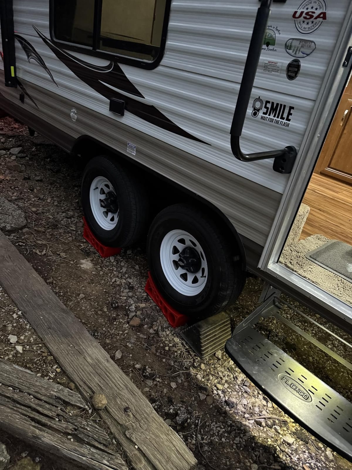 Andersen Hitches 2-Pack Camper Leveler Blocks for RVs and Trailers Up to 30000 lbs Precise 1/2 to 4 Inch Leveling Made in USA customer photo 2