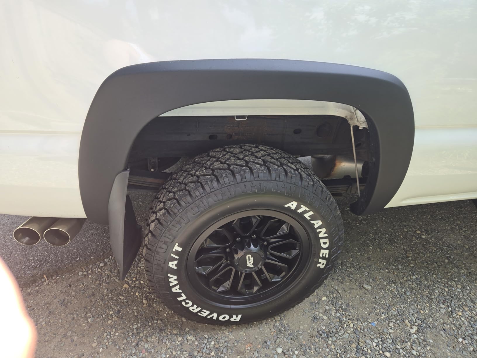 Tyger Auto Fender Flare Compatible with 1999-2006 Chevy Silverado GMC Sierra 1500 2500 3500HD; 2007 Classic Fleetside, Fine-Textured Black Paintable Factory Style 4pc | TG-FF6C4218 customer photo 1