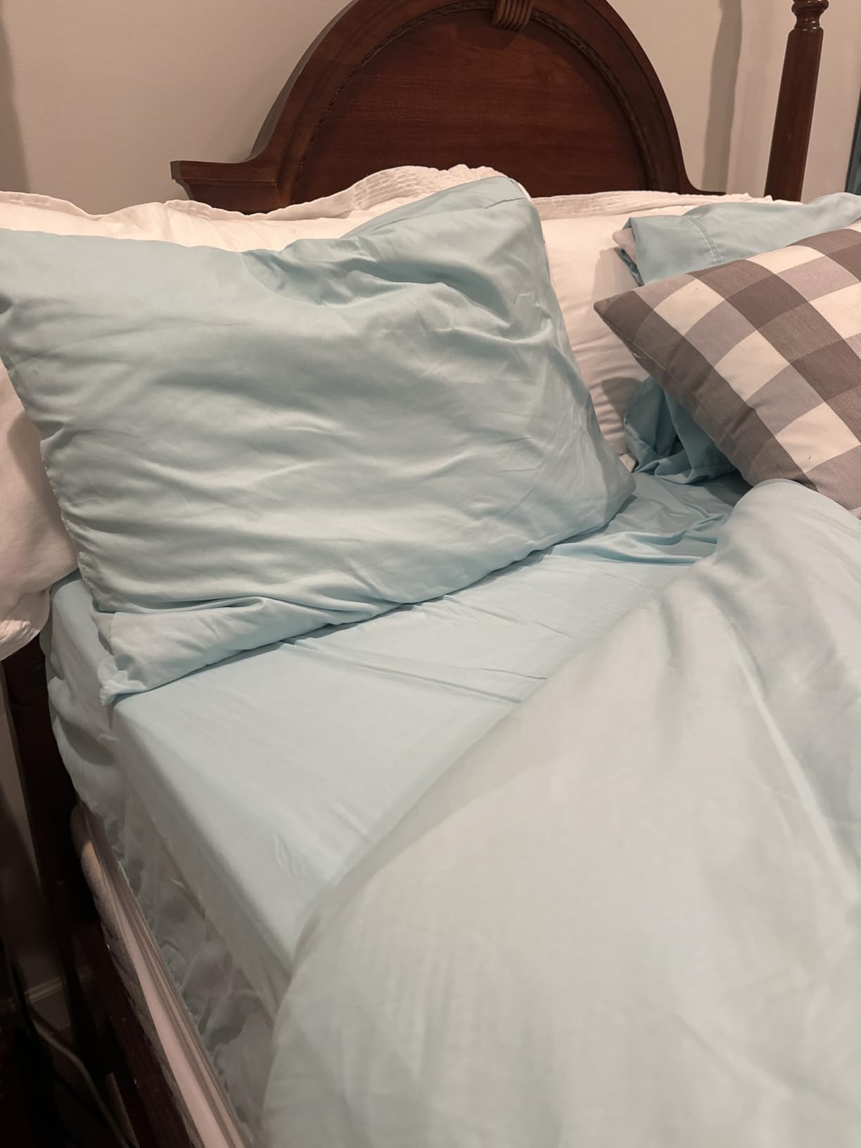 LuxClub 4 PC Queen Sheet Set, Breathable Luxury Bed Sheets, Deep Pockets 18