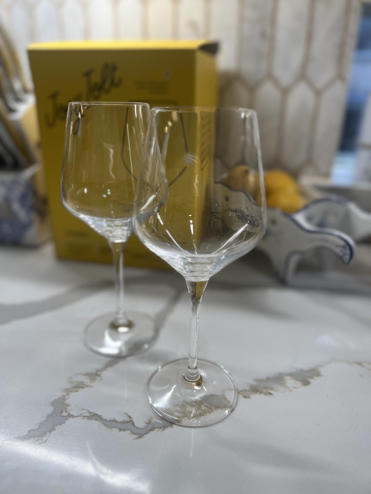 JoyJolt Layla White Wine Glasses, Set of 4 Italian Glasses, 13.5 oz Clear - Made in Europe customer photo 2