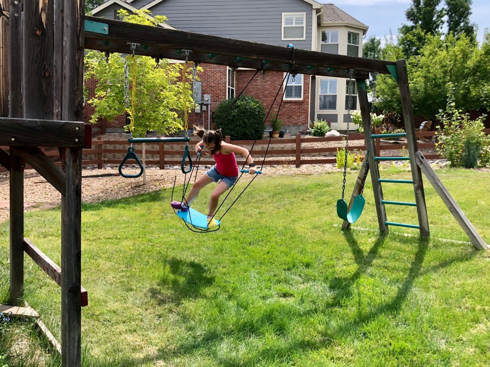 Swurfer Kick Stand Up Surfing Tree Swing Outdoor Swings for Kids Up to 200 Lbs - Hang from Up to 10 Feet High - Includes 24