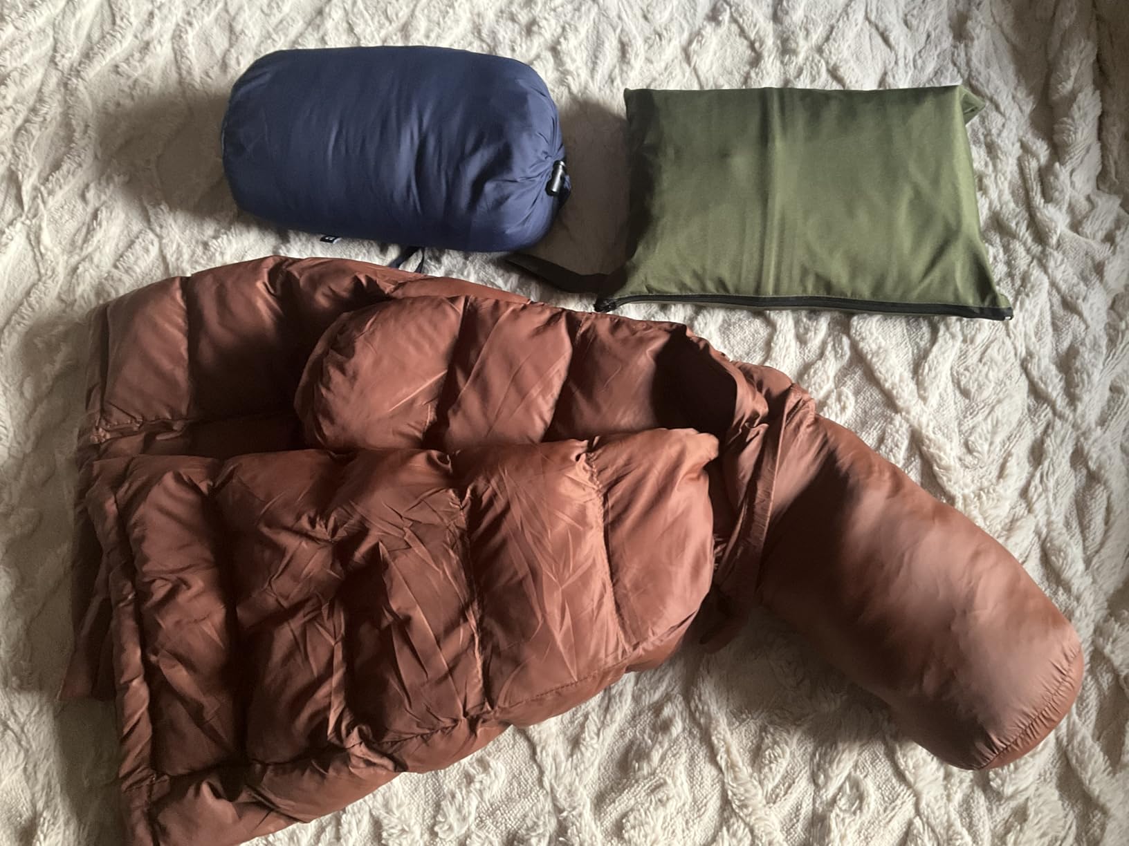 Amazon Essentials Women's Lightweight Water-Resistant Packable Hooded Puffer Coat customer photo 2