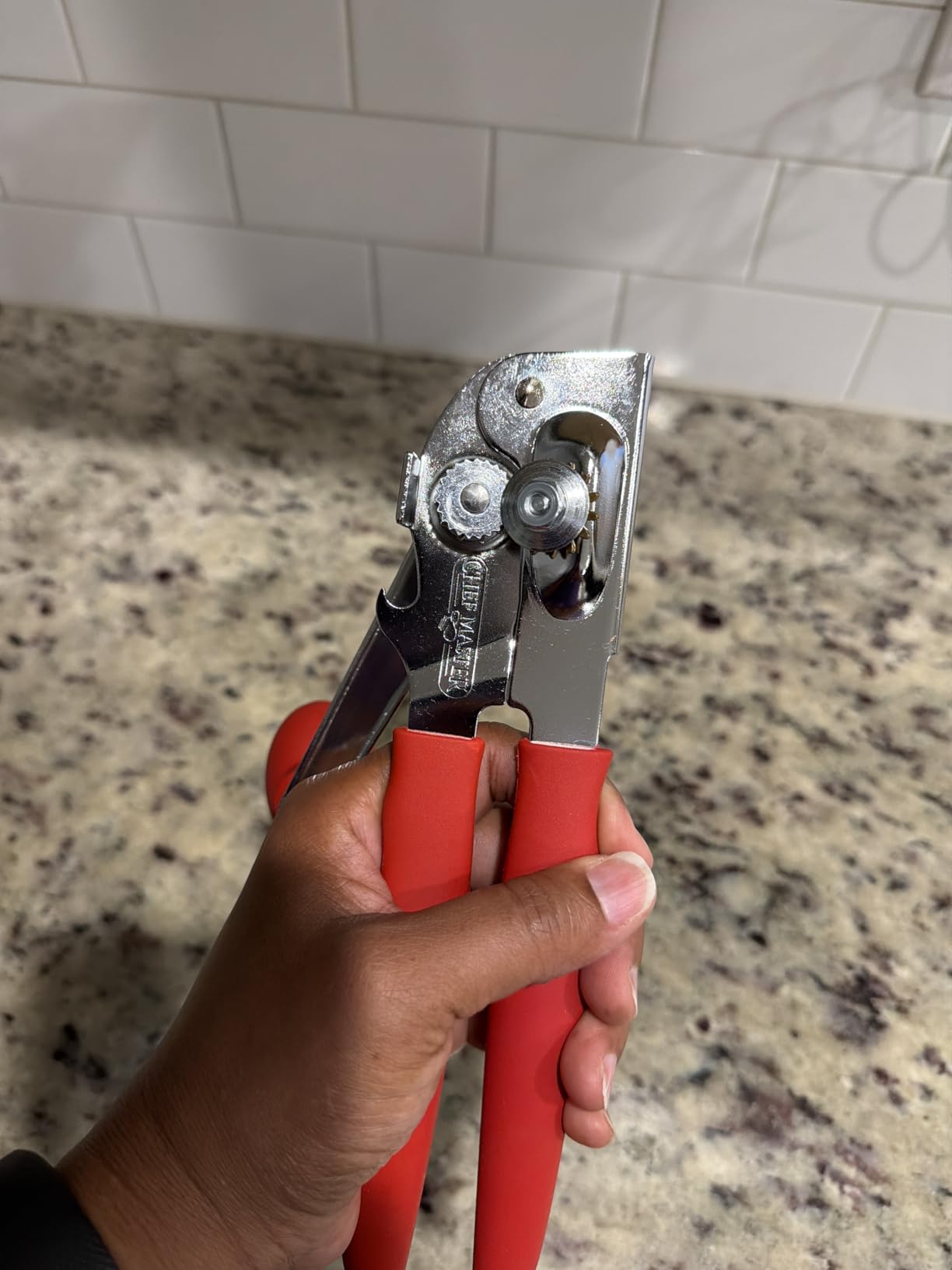 Chef Master Commercial Can Opener Heavy Duty - Manual Hand Crank for Large Cans with Anti-Slip Grip - Stainless Steel Restaurant Can Opener Manual for Seniors, Kitchen, Bars & Food Trucks - 90056 customer photo 1